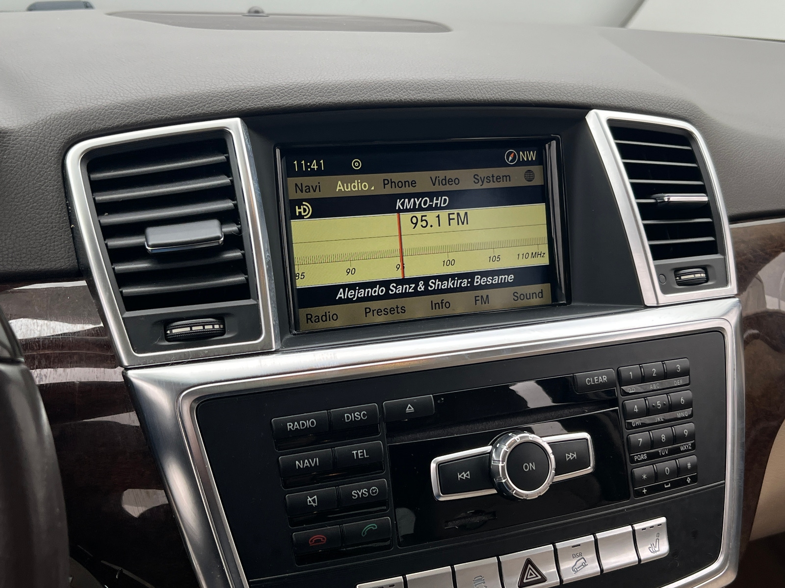 Thumbnail: 2012 Mercedes-Benz M-Class - 3