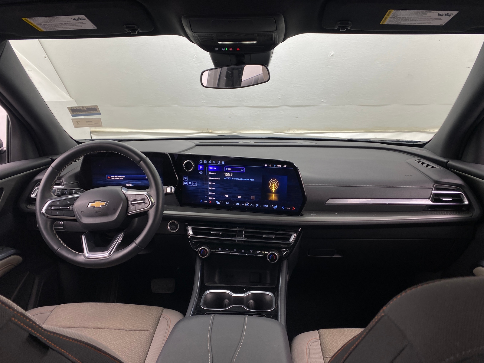 Thumbnail: 2025 Chevrolet Traverse - 3