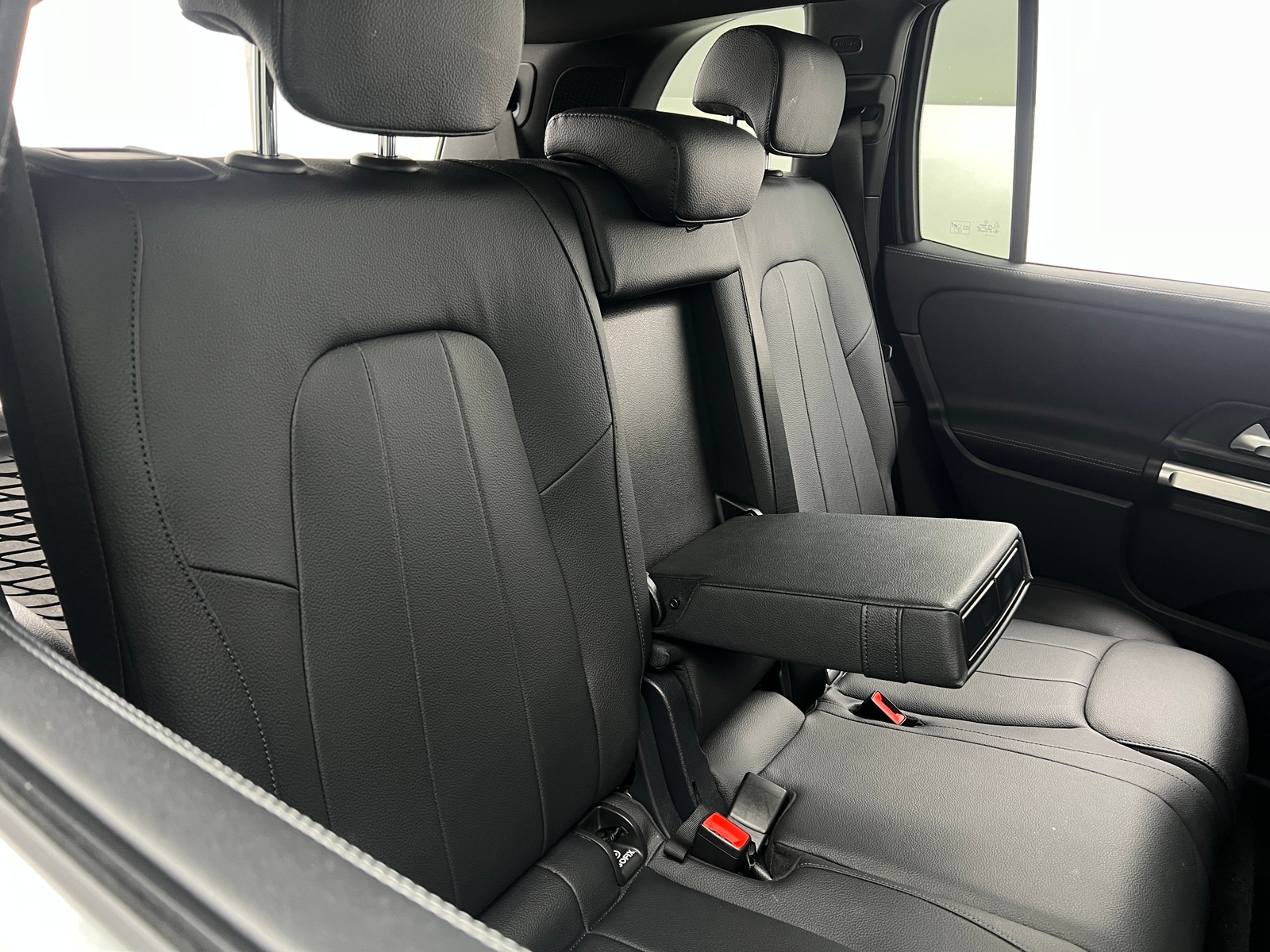 Thumbnail: 2022 Mercedes-Benz GLB - 5