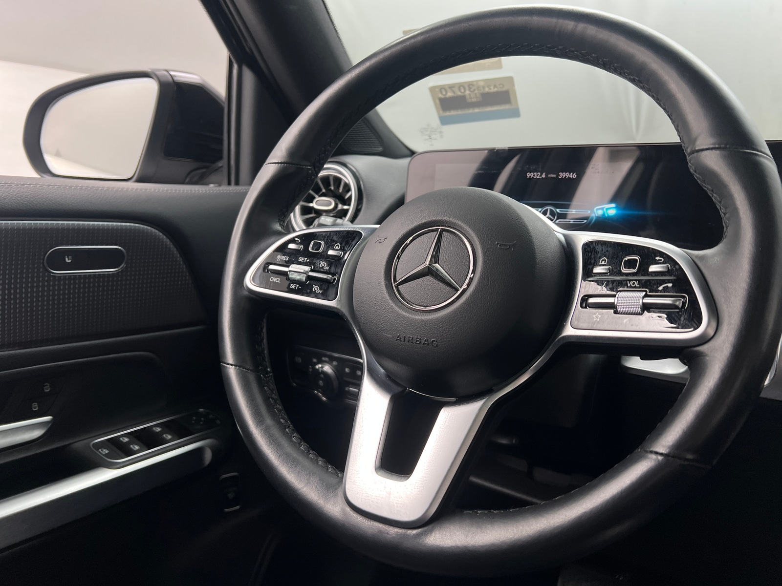 Thumbnail: 2022 Mercedes-Benz GLB - 4