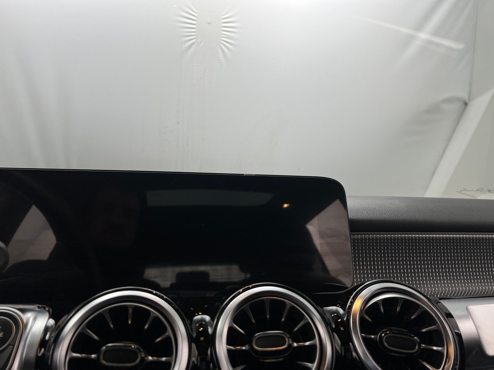 Thumbnail: 2022 Mercedes-Benz GLB - 3