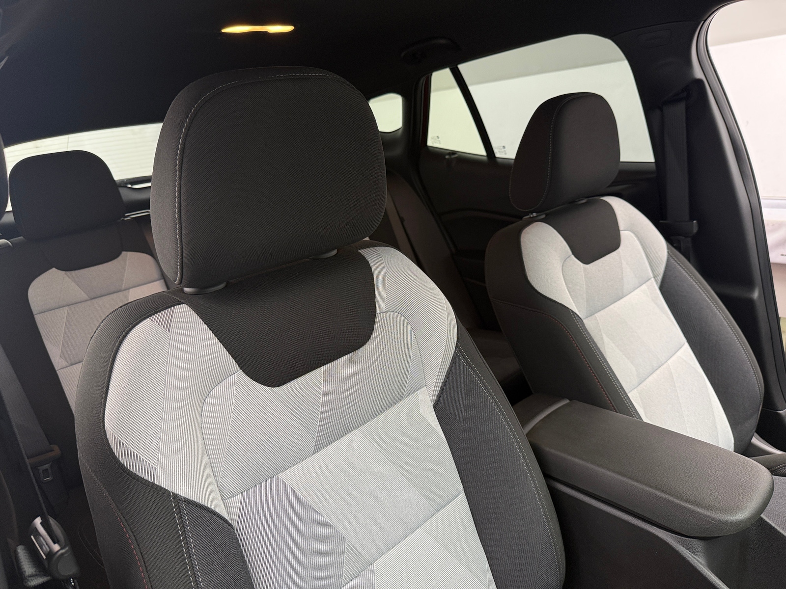 Thumbnail: 2025 Chevrolet Trax - 2