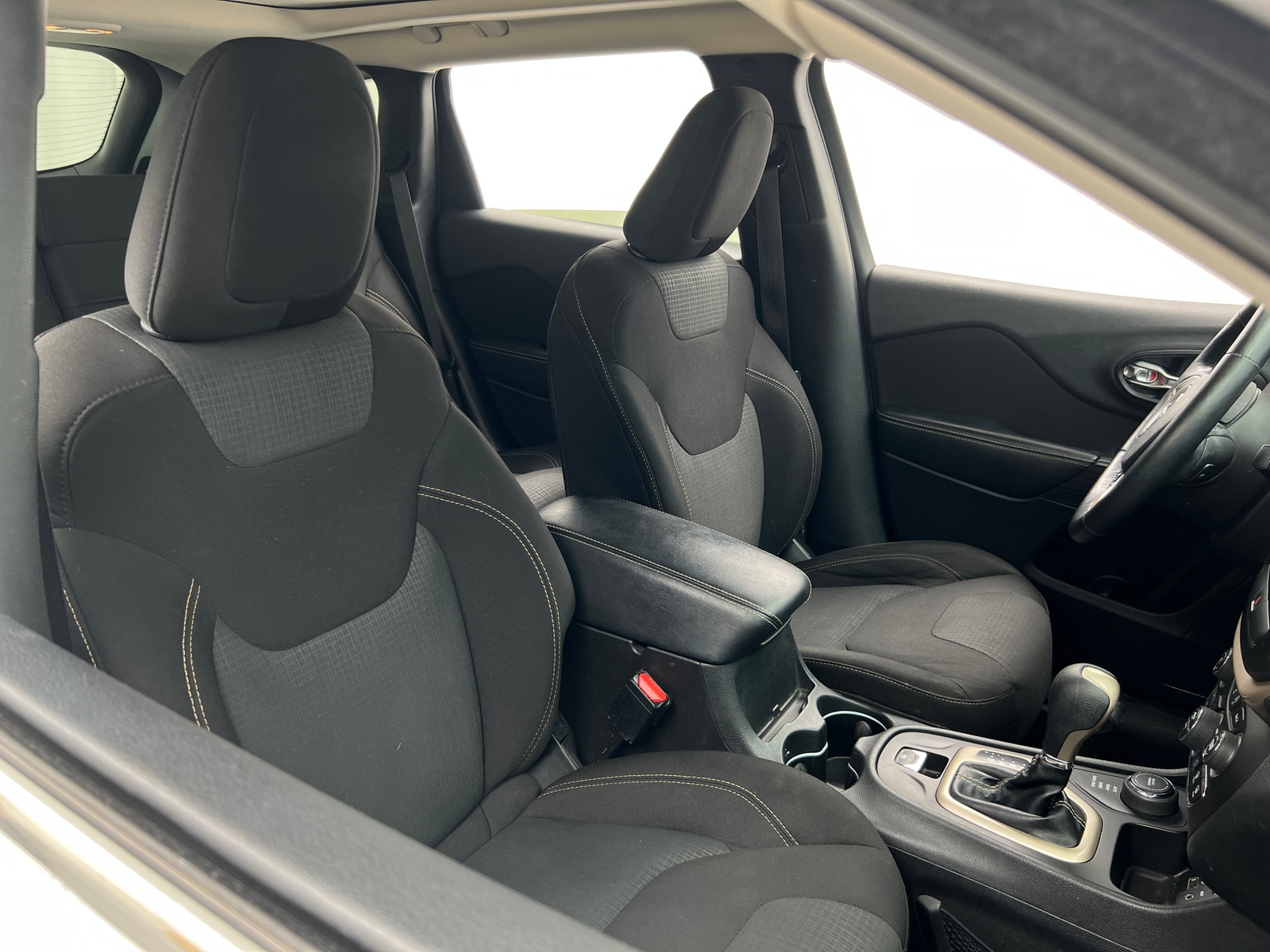 Thumbnail: 2016 Jeep Cherokee - 2