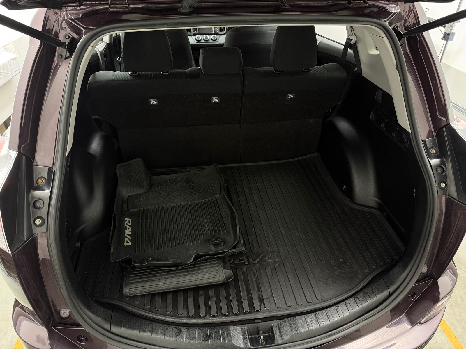 Thumbnail: 2018 Toyota RAV4 - 7