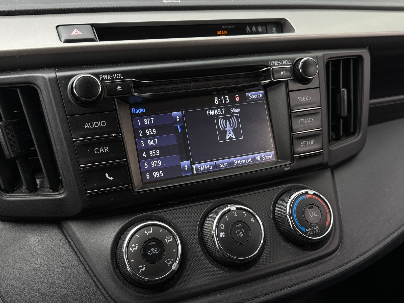 Thumbnail: 2018 Toyota RAV4 - 4