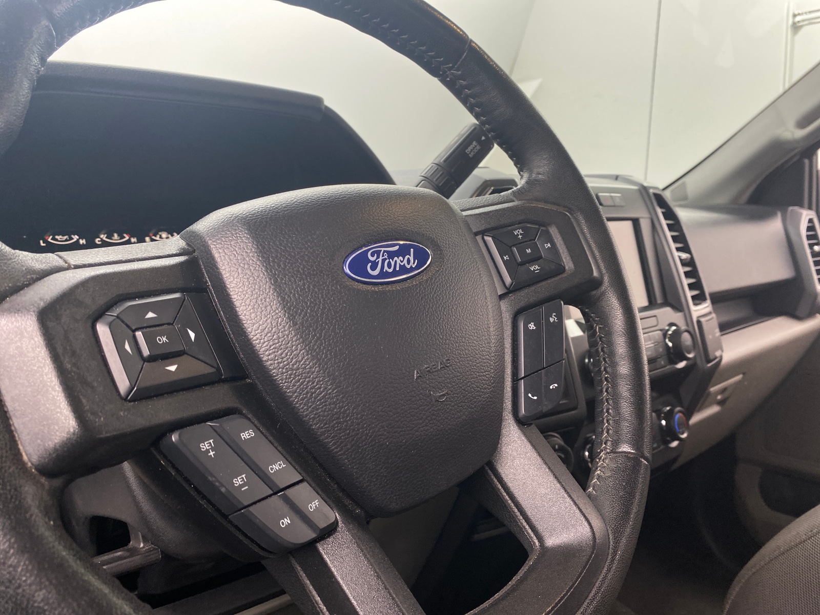 Thumbnail: 2019 Ford Econoline - 5