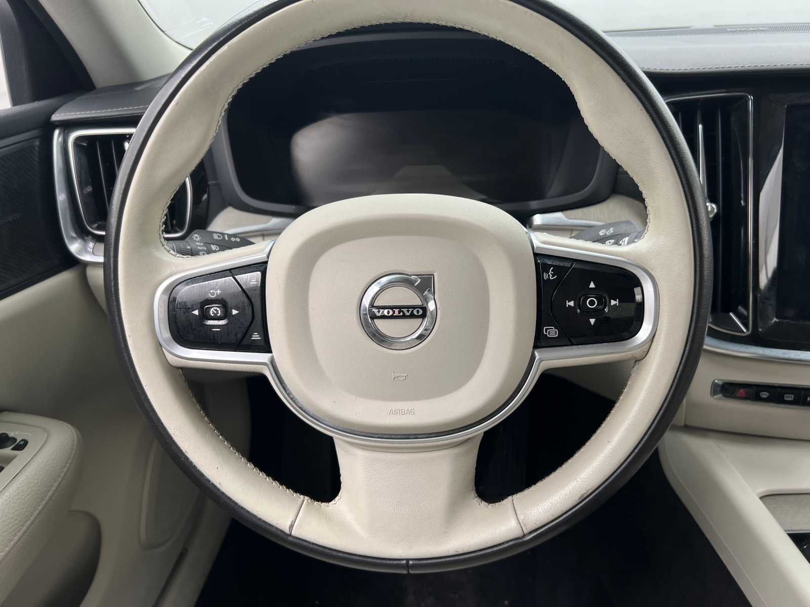 Thumbnail: 2020 Volvo S60 - 4