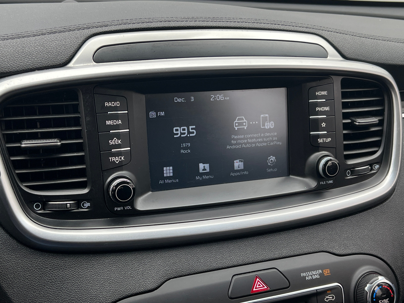 Thumbnail: 2019 Kia Sorento - 4