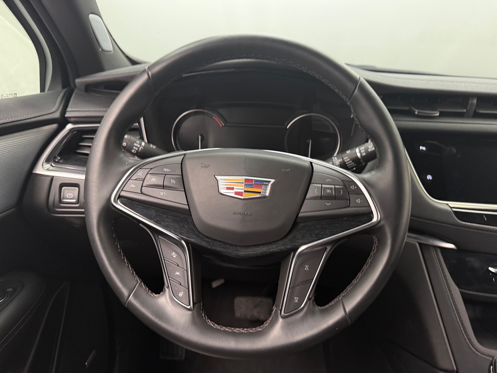 Thumbnail: 2025 Cadillac XT5 - 4