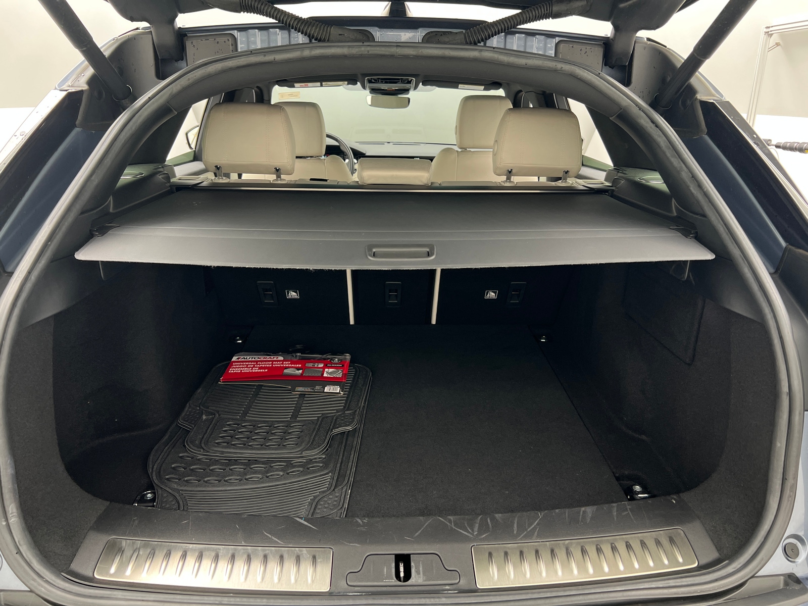 Thumbnail: 2020 Land Rover Range Rover Velar - 6