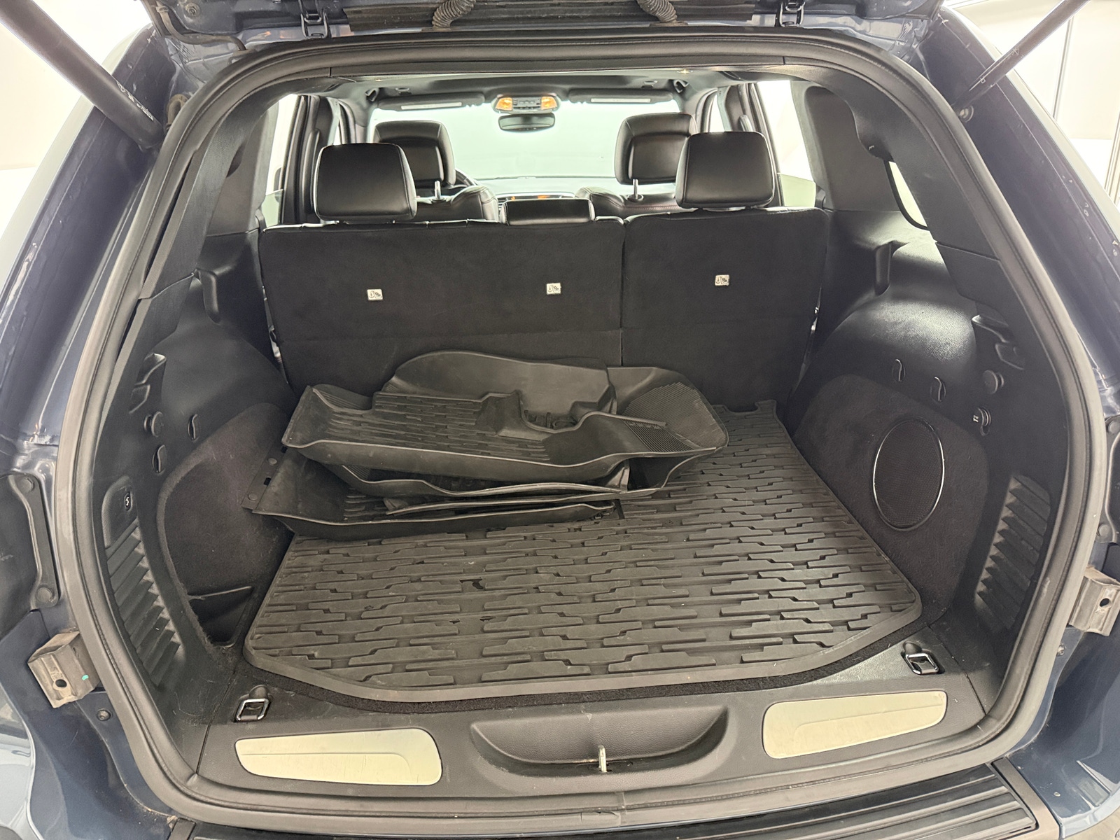 Thumbnail: 2020 Jeep Grand Cherokee - 7