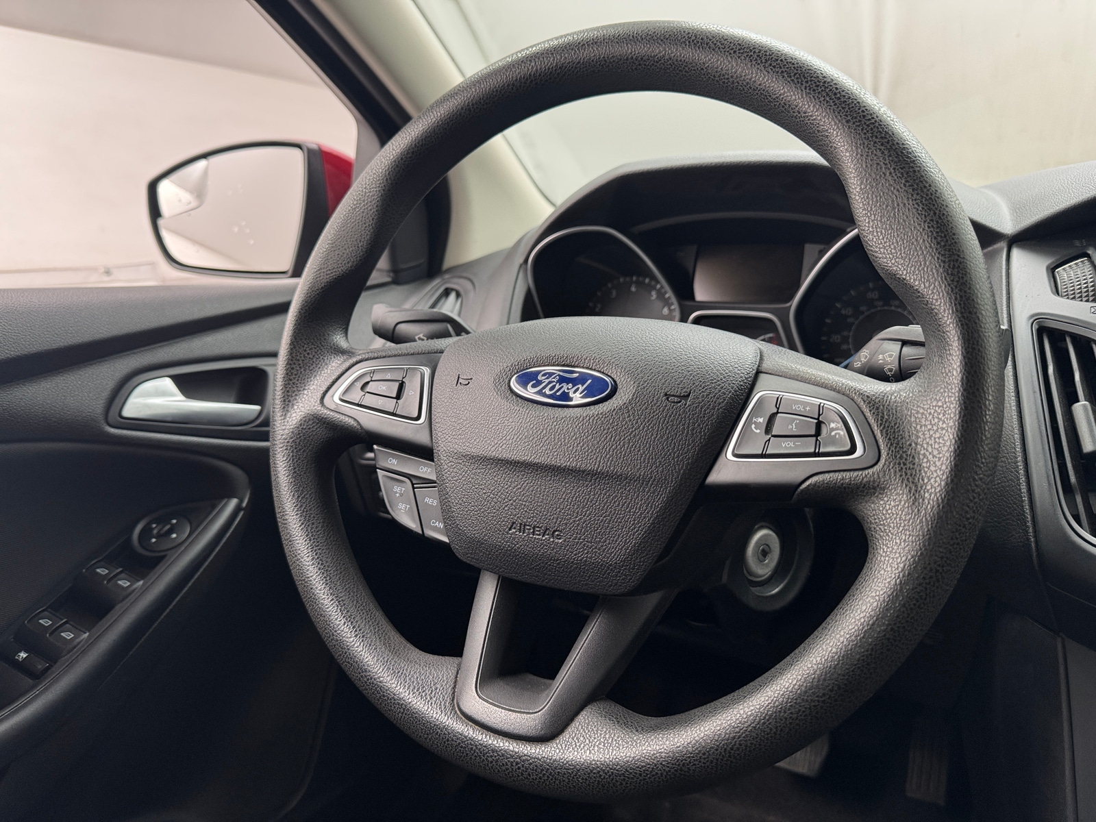 Thumbnail: 2016 Ford Focus - 5