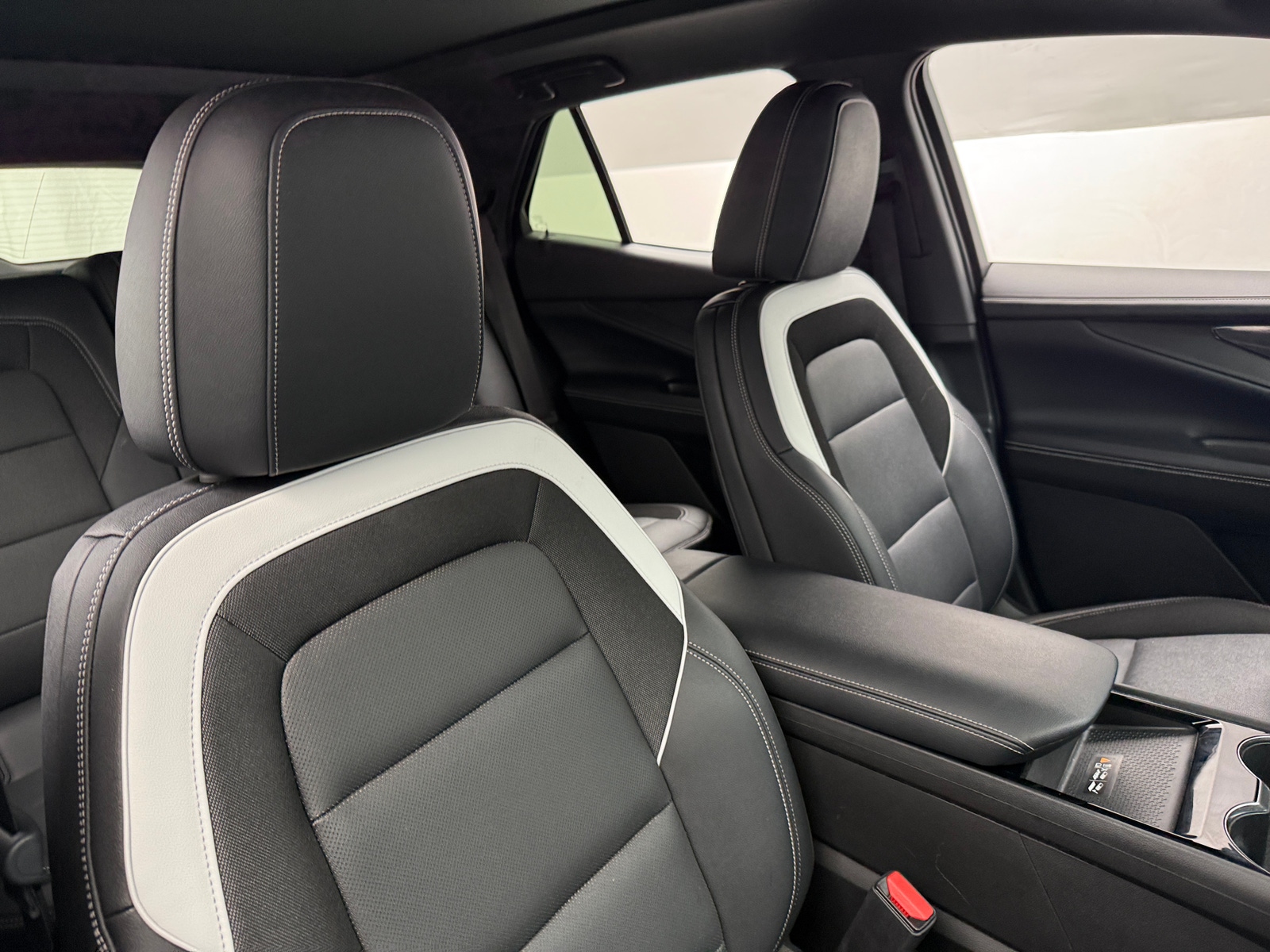 Thumbnail: 2024 Chevrolet Blazer EV - 2