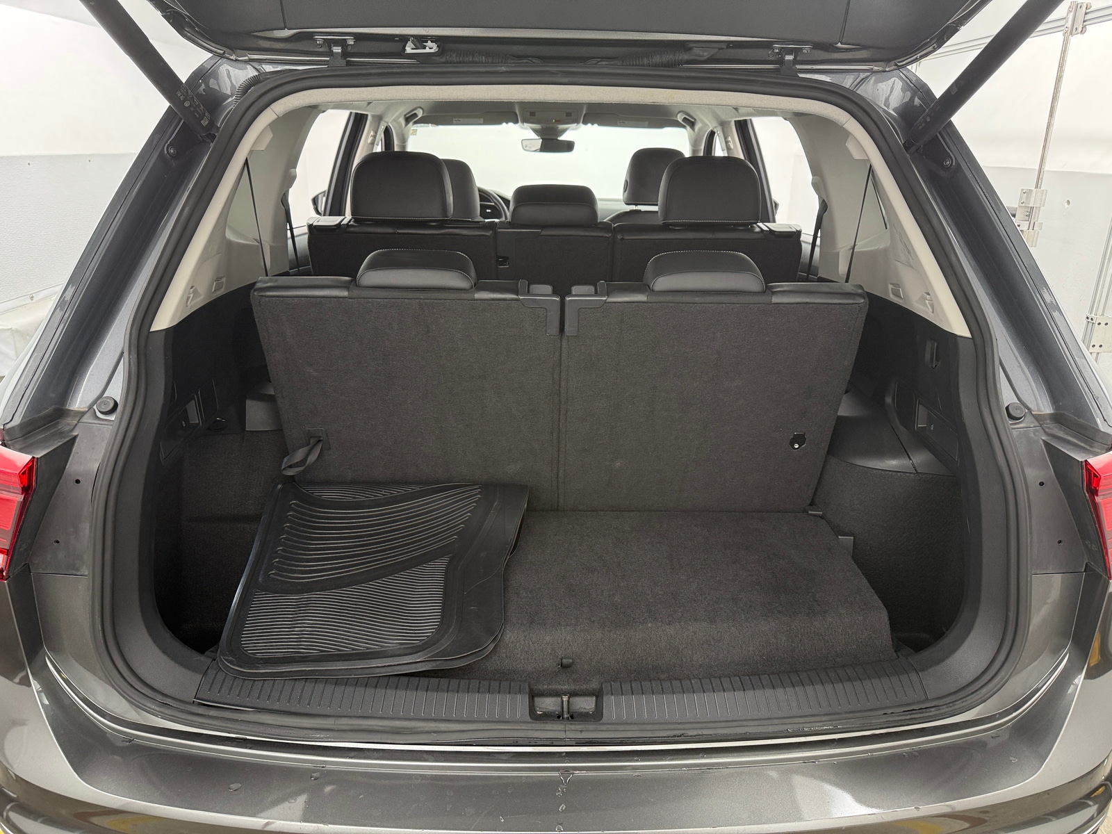 Thumbnail: 2024 Volkswagen Tiguan - 6