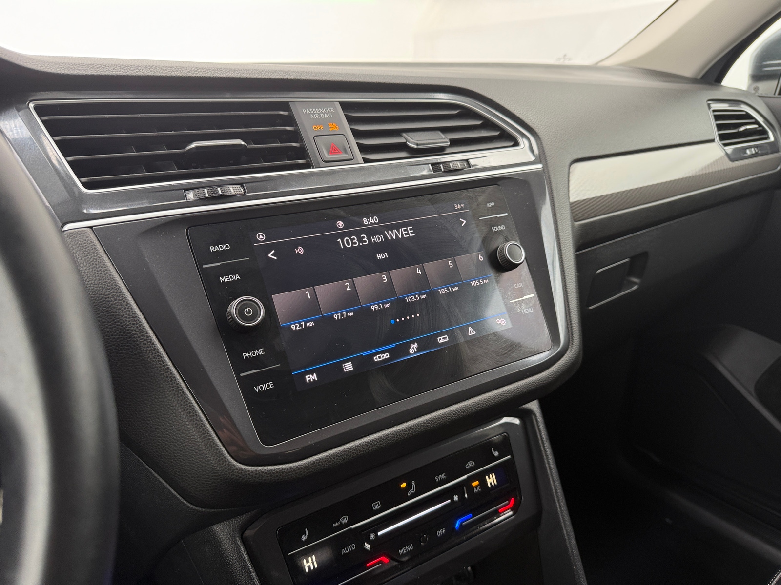 Thumbnail: 2024 Volkswagen Tiguan - 3