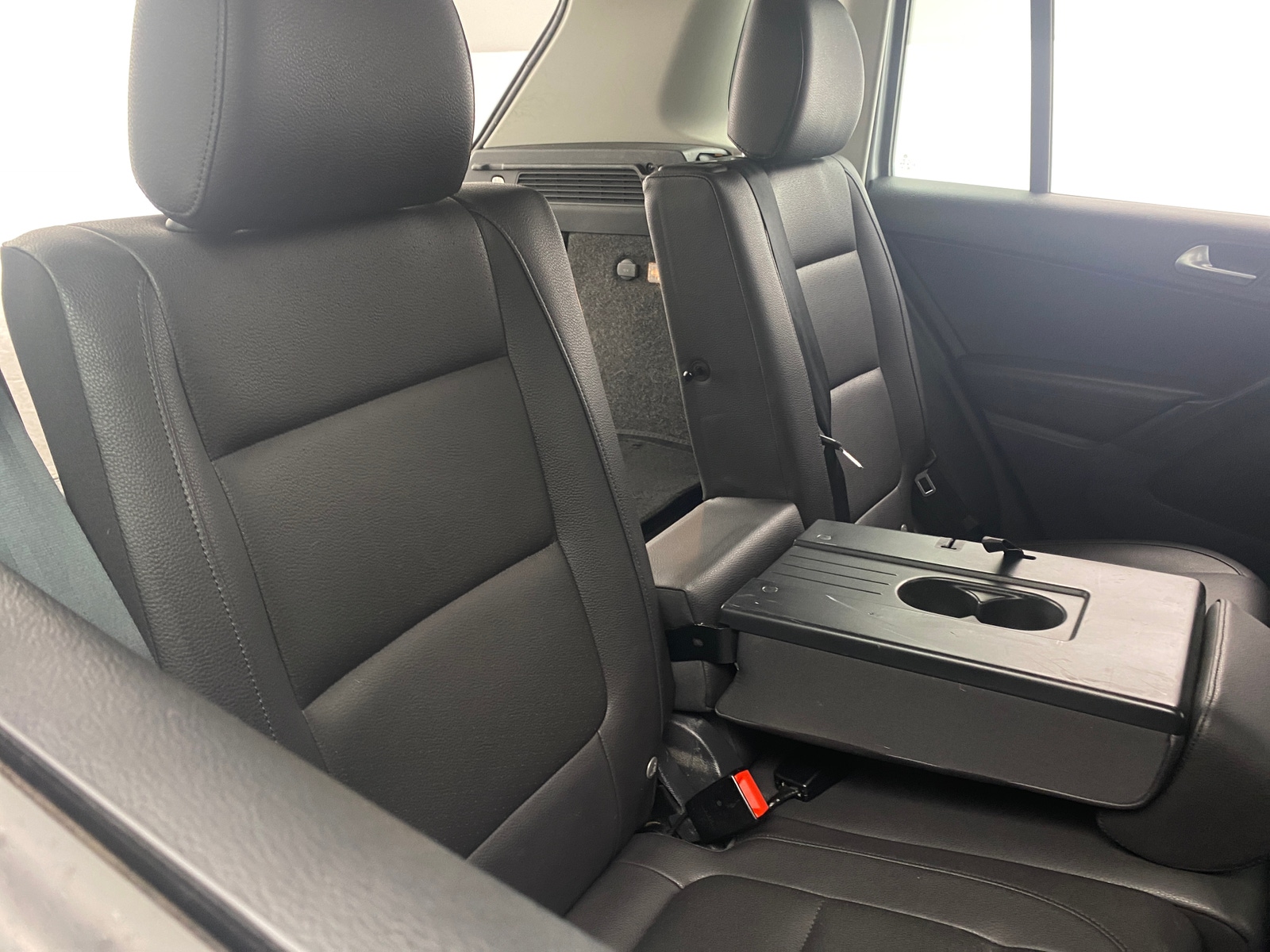 Thumbnail: 2016 Volkswagen Tiguan - 6