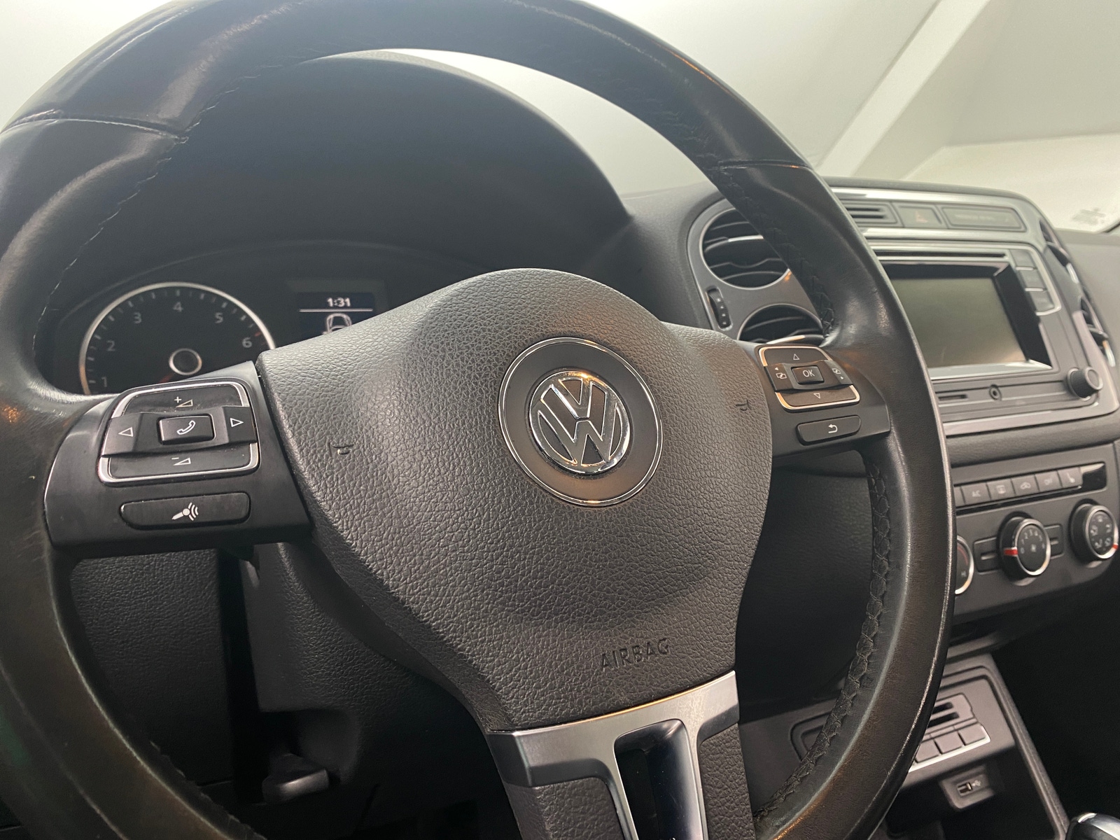 Thumbnail: 2016 Volkswagen Tiguan - 5