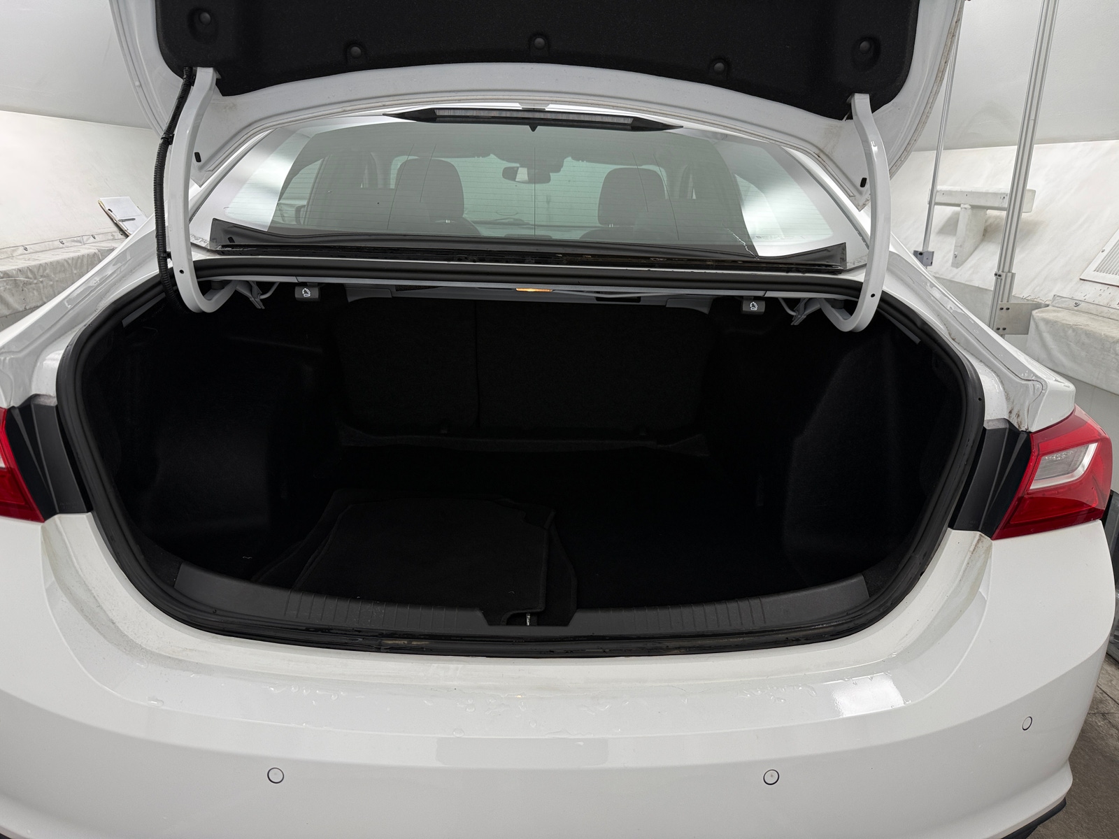 Thumbnail: 2023 Chevrolet Malibu - 7