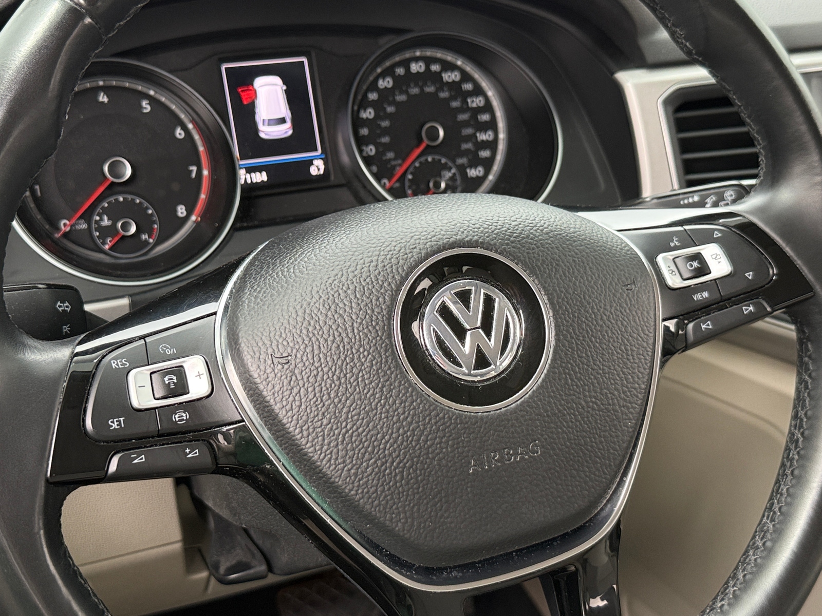 Thumbnail: 2019 Volkswagen Atlas - 4