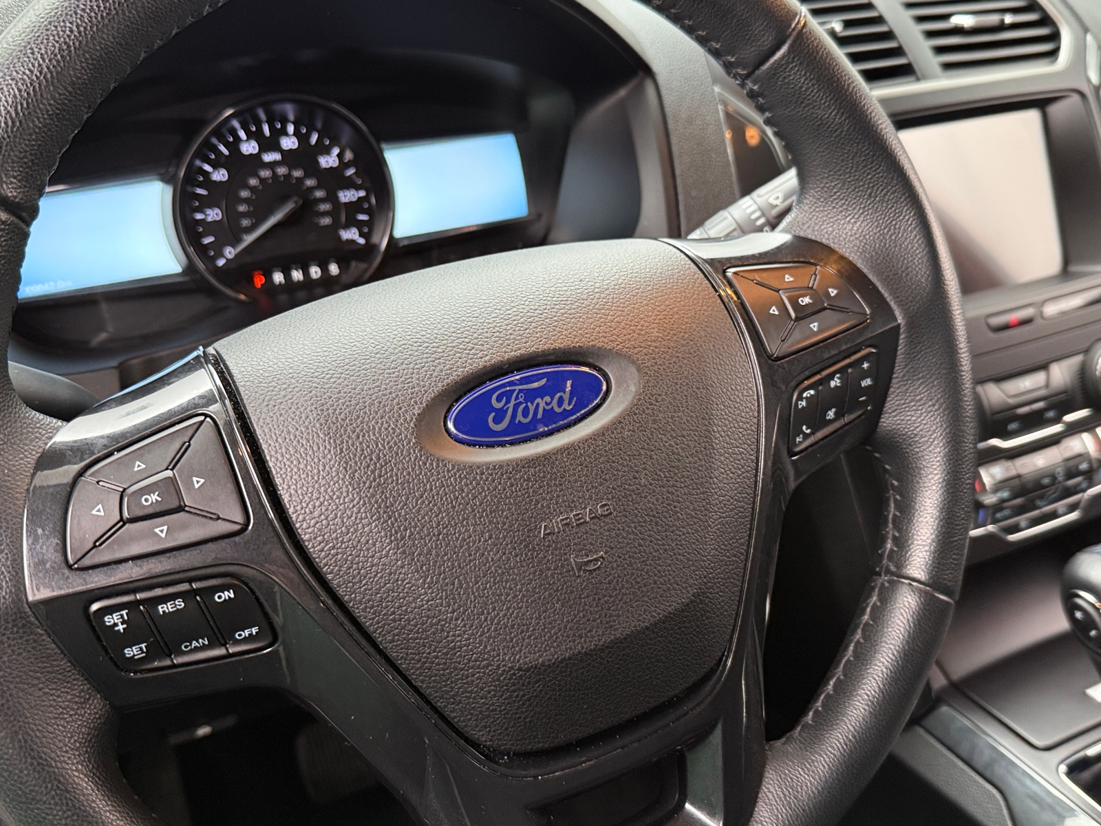 Thumbnail: 2019 Ford Explorer - 5