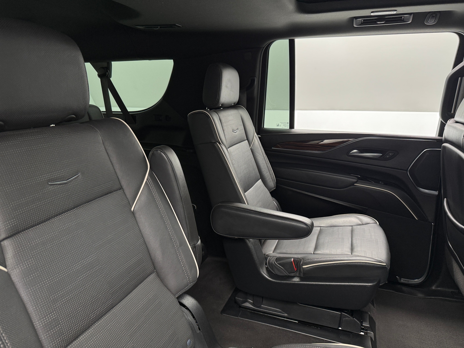 Thumbnail: 2023 Cadillac Escalade - 5