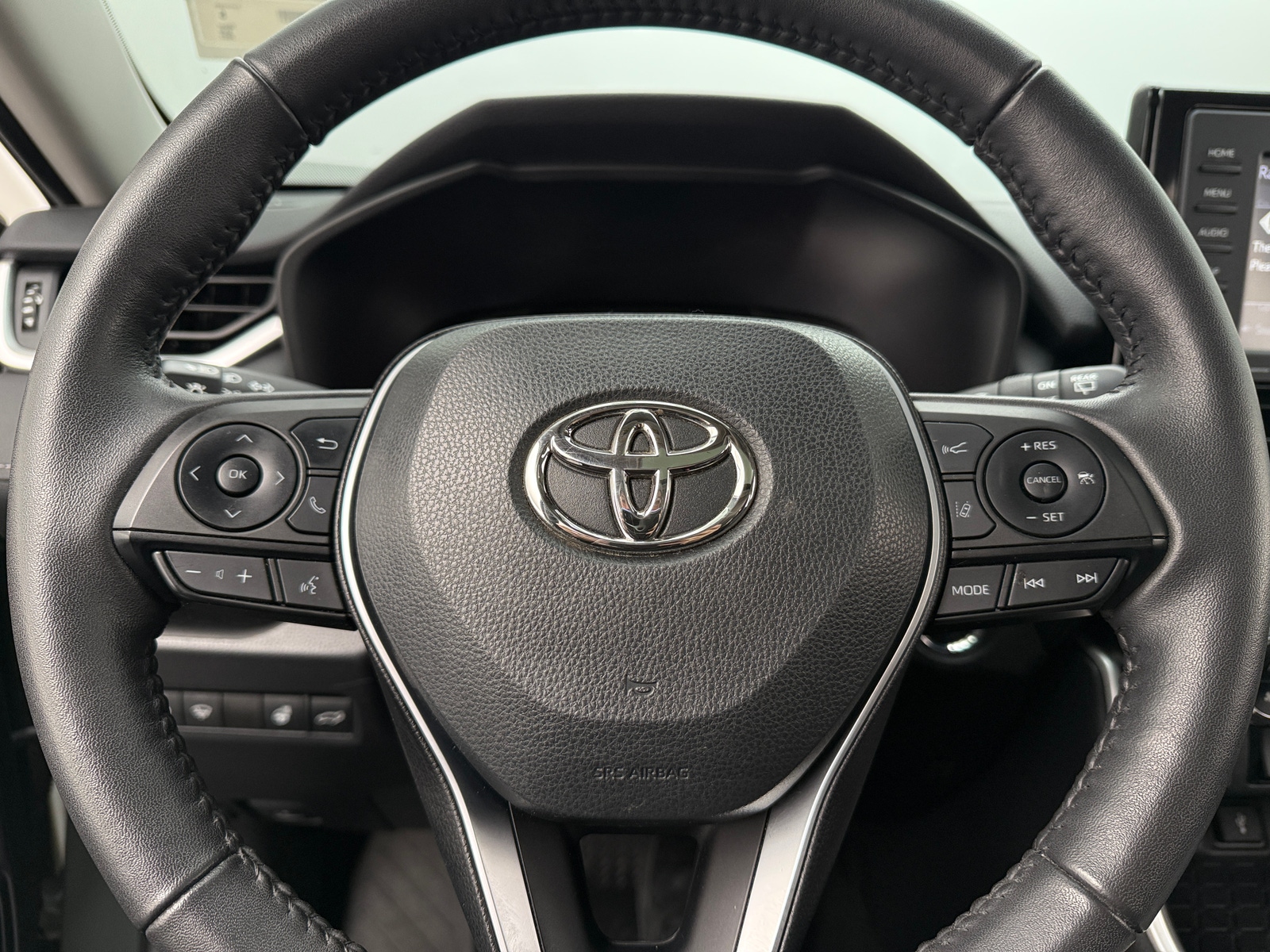 Thumbnail: 2022 Toyota RAV4 - 4