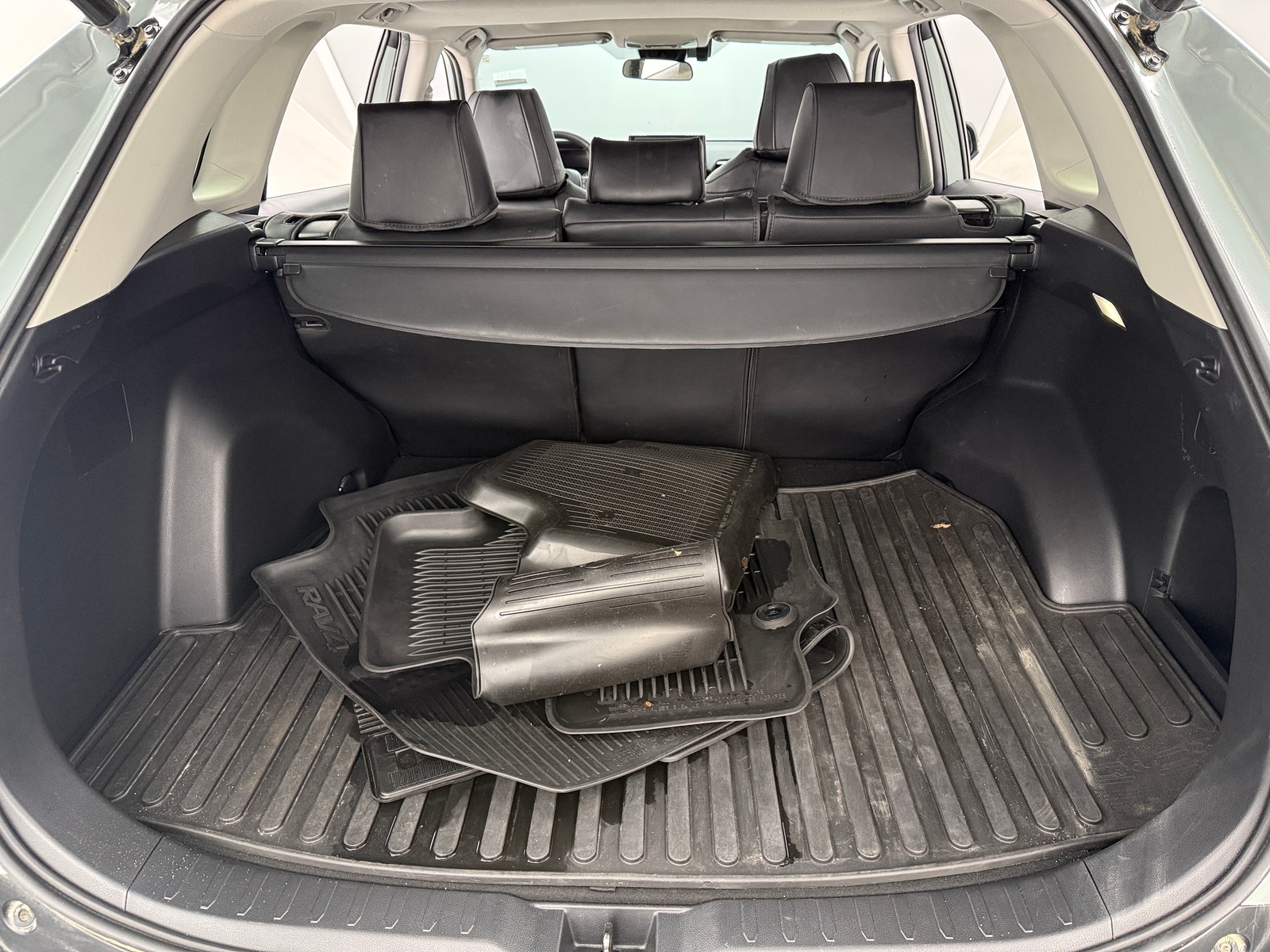 Thumbnail: 2022 Toyota RAV4 - 6