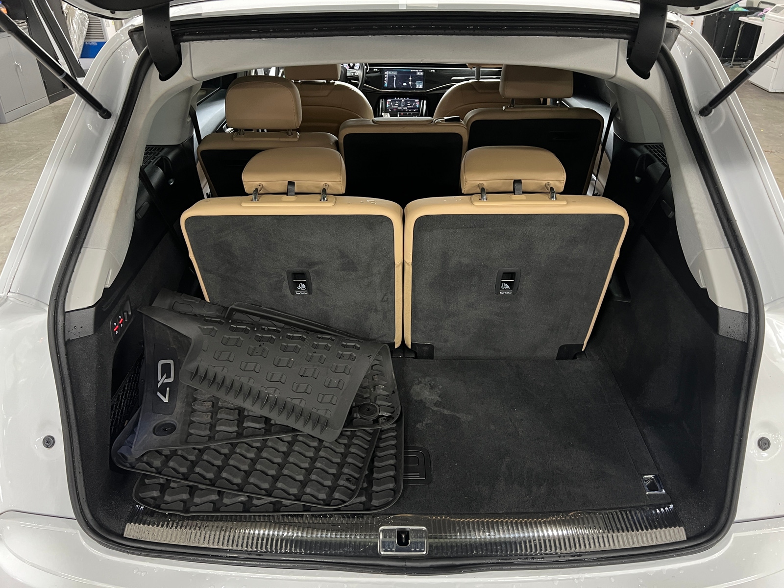 Thumbnail: 2022 Audi Q7 - 6