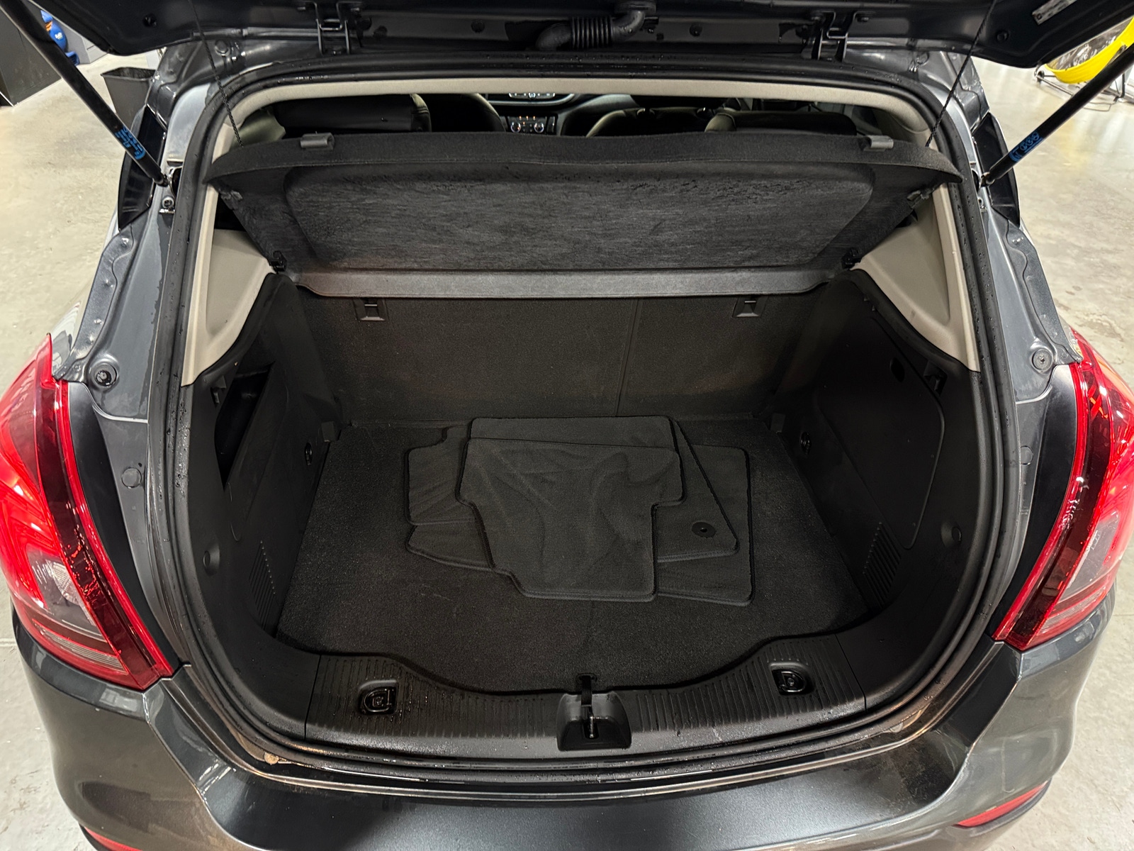 Thumbnail: 2018 Buick Encore - 7