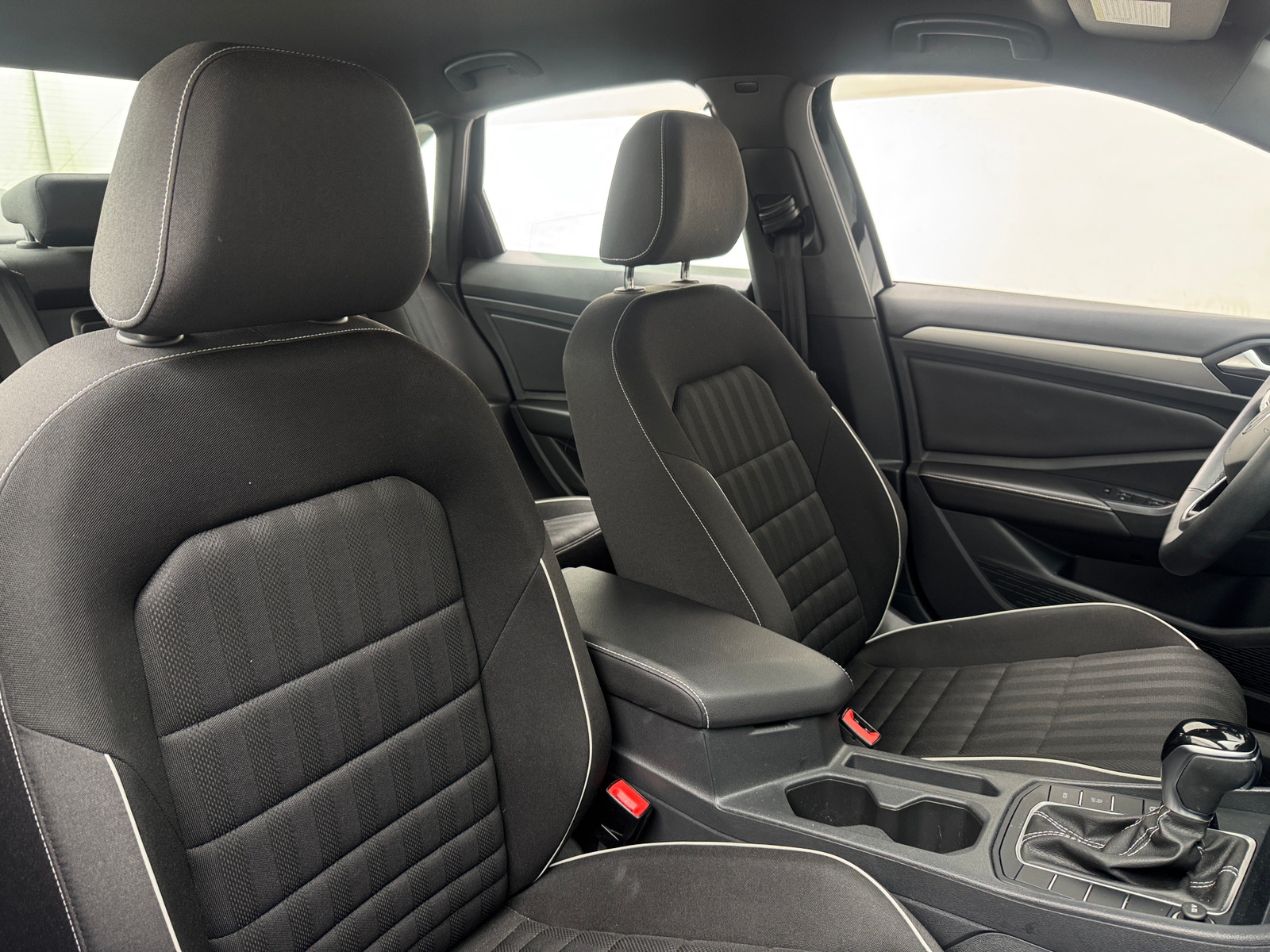 Thumbnail: 2024 Volkswagen Jetta - 2