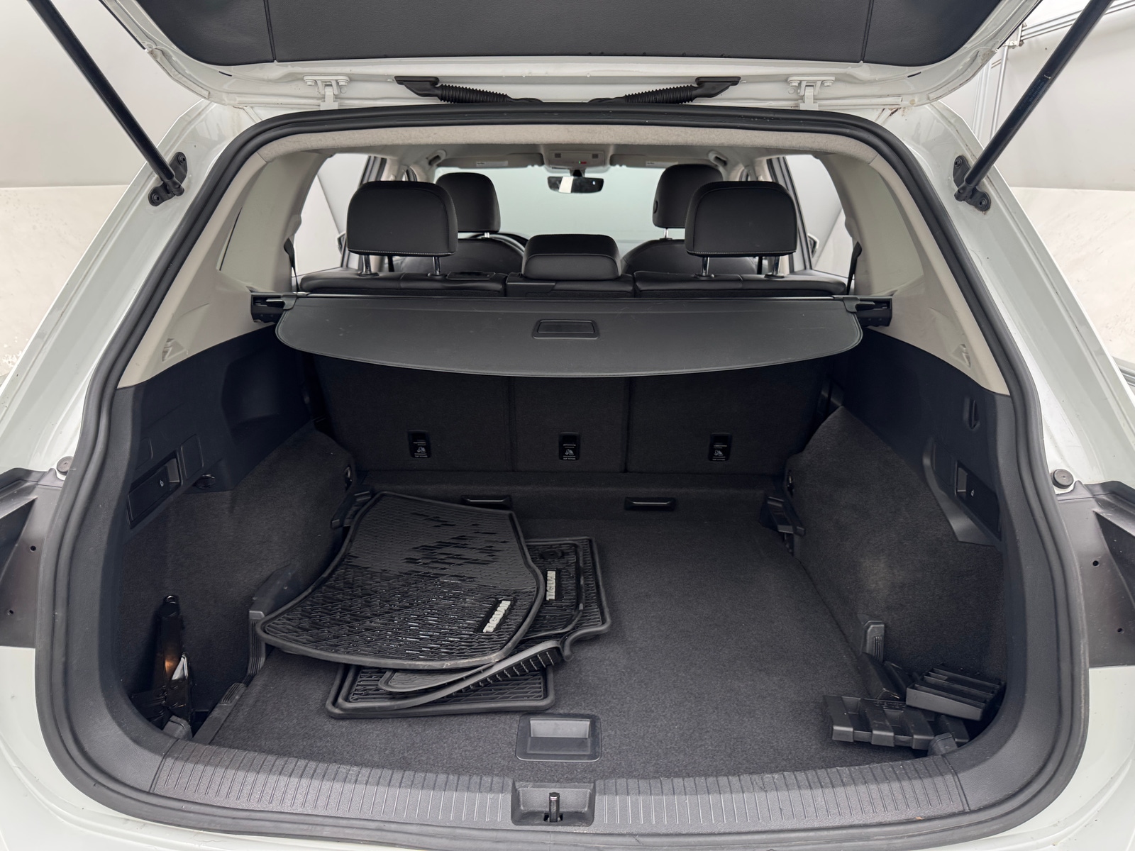 Thumbnail: 2021 Volkswagen Tiguan - 6