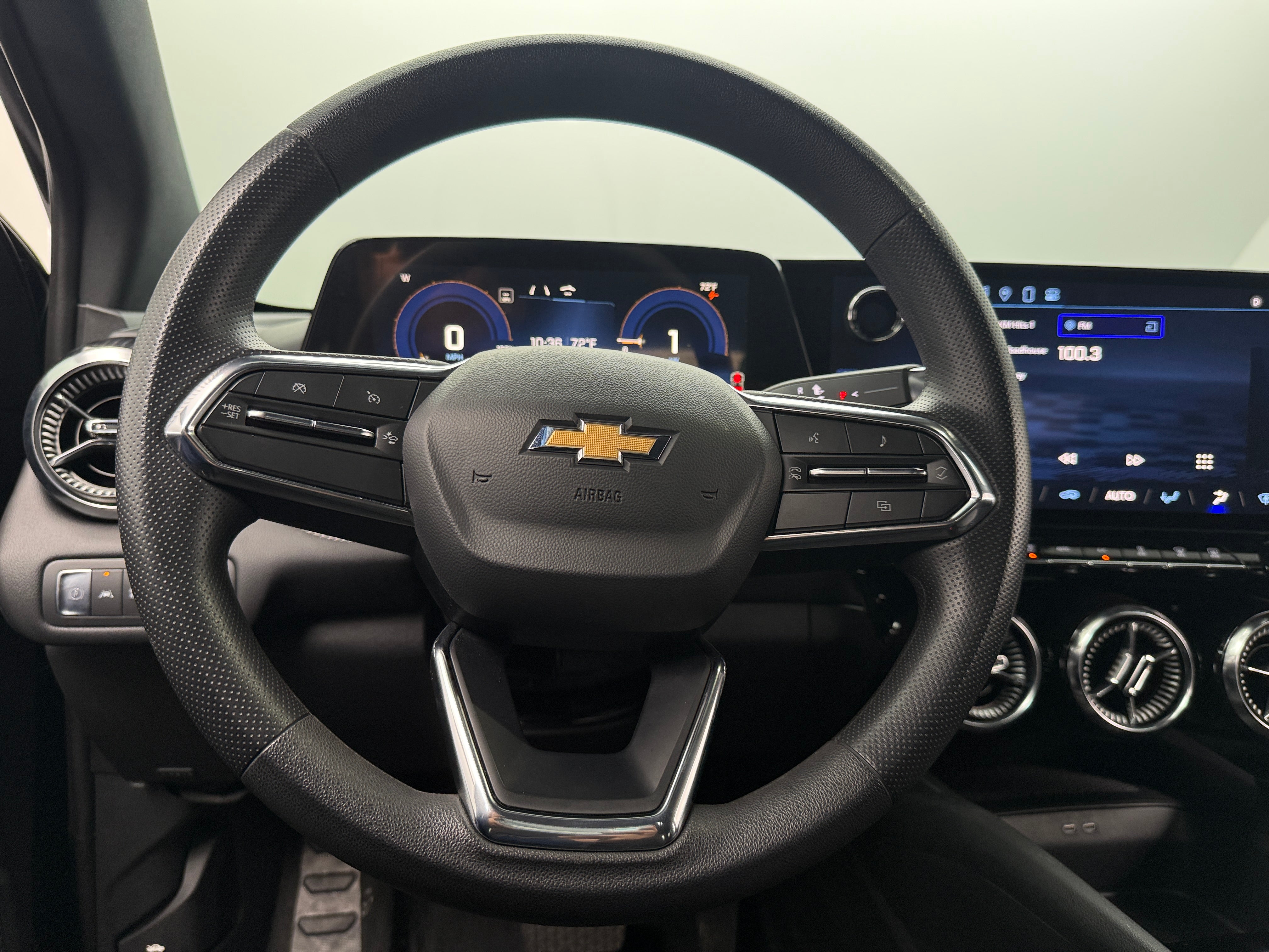 Used 2025 Chevrolet Blazer EV LT with VIN 3GNKDBRM4SS198437 for sale in Oak Creek, WI