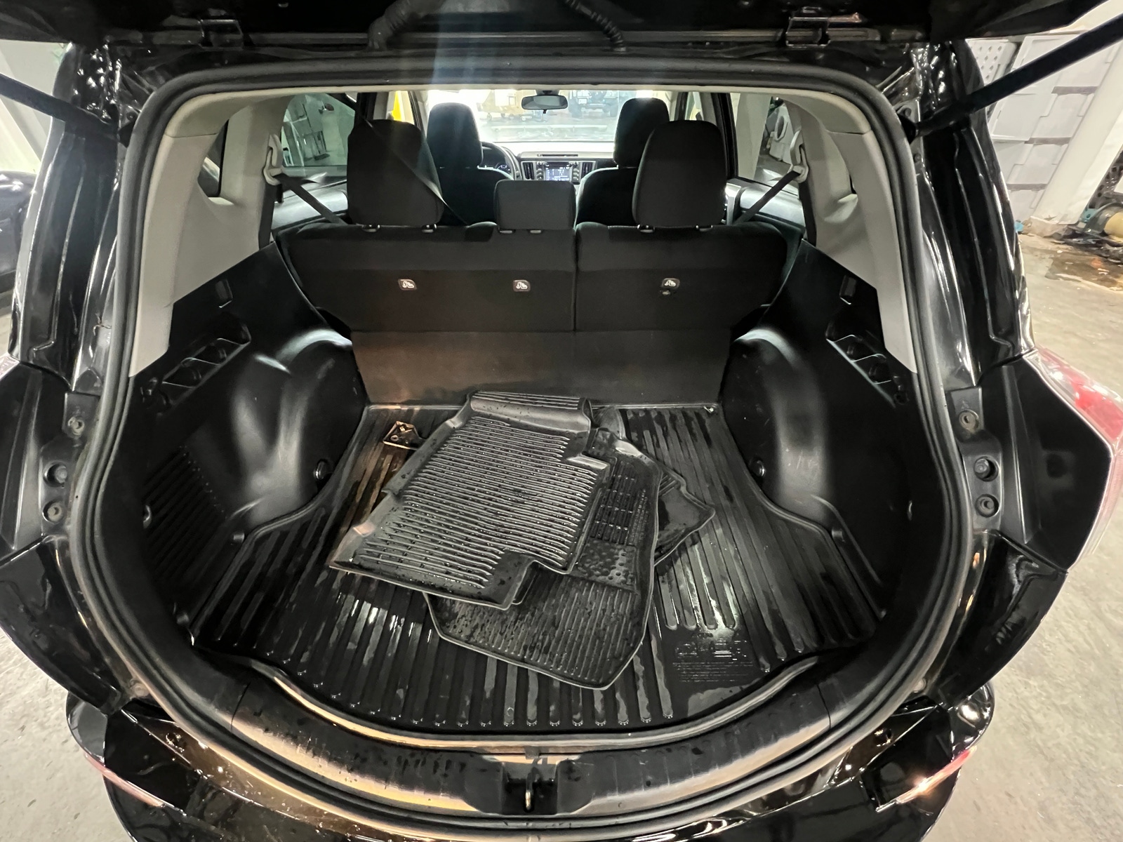 Thumbnail: 2018 Toyota RAV4 - 7