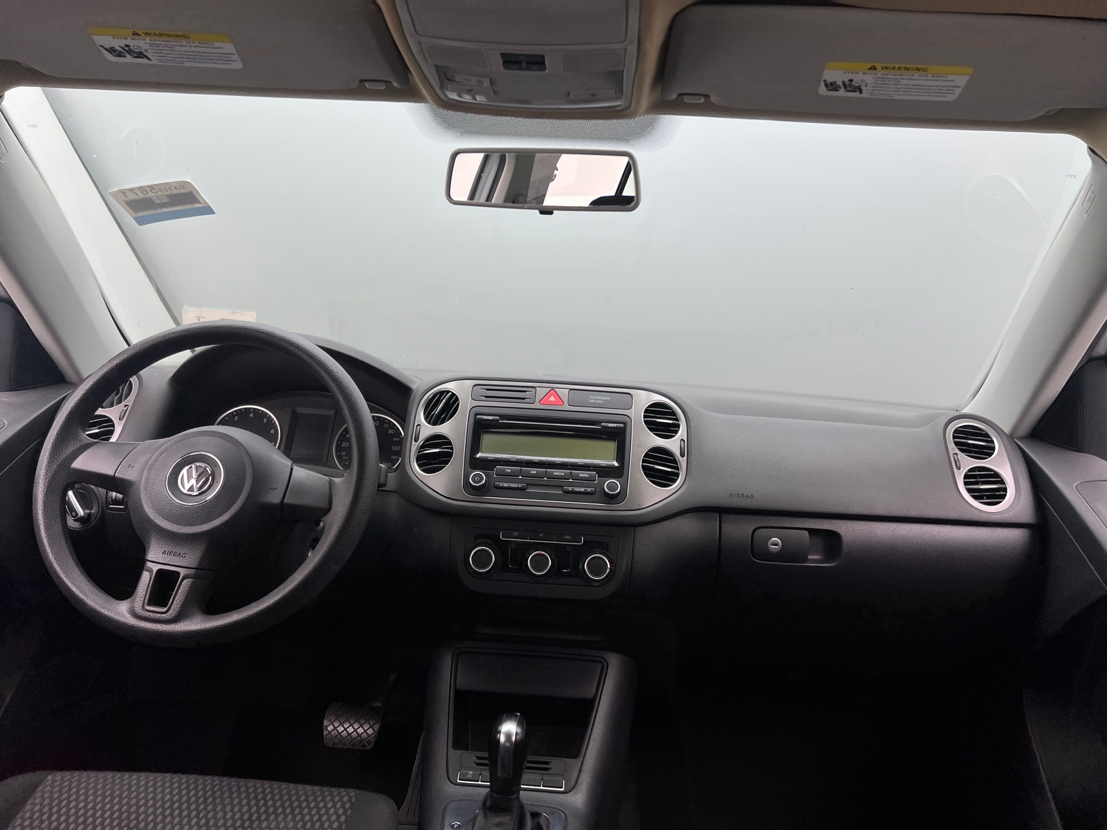 Thumbnail: 2011 Volkswagen Tiguan - 3