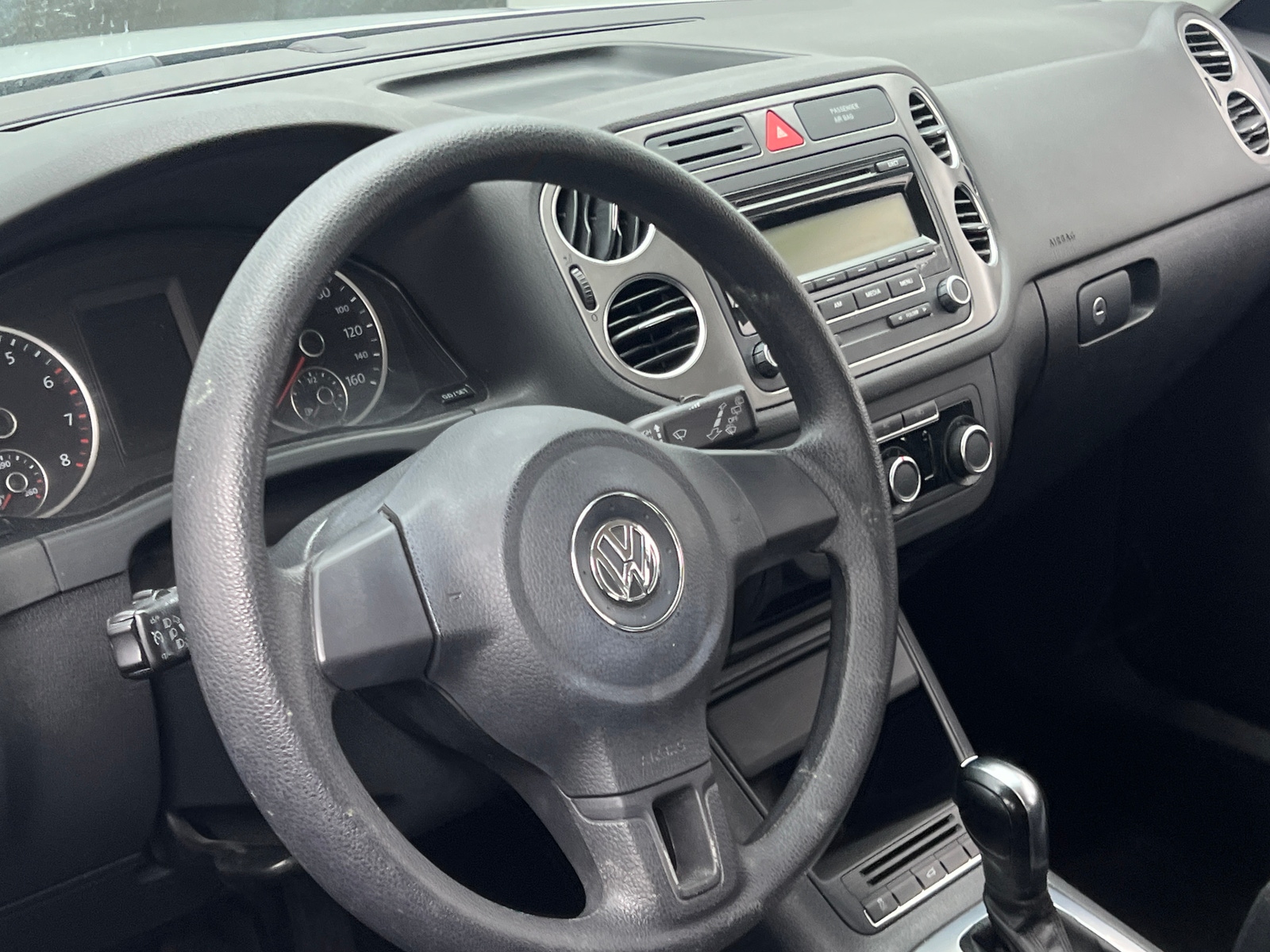 Thumbnail: 2011 Volkswagen Tiguan - 5