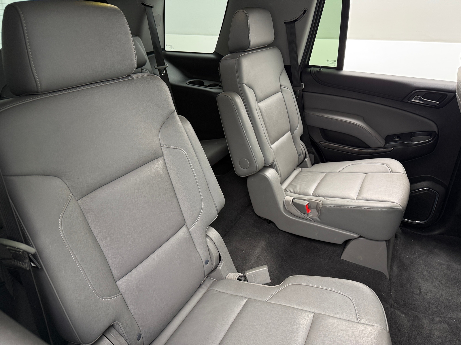 Thumbnail: 2019 Chevrolet Tahoe - 4