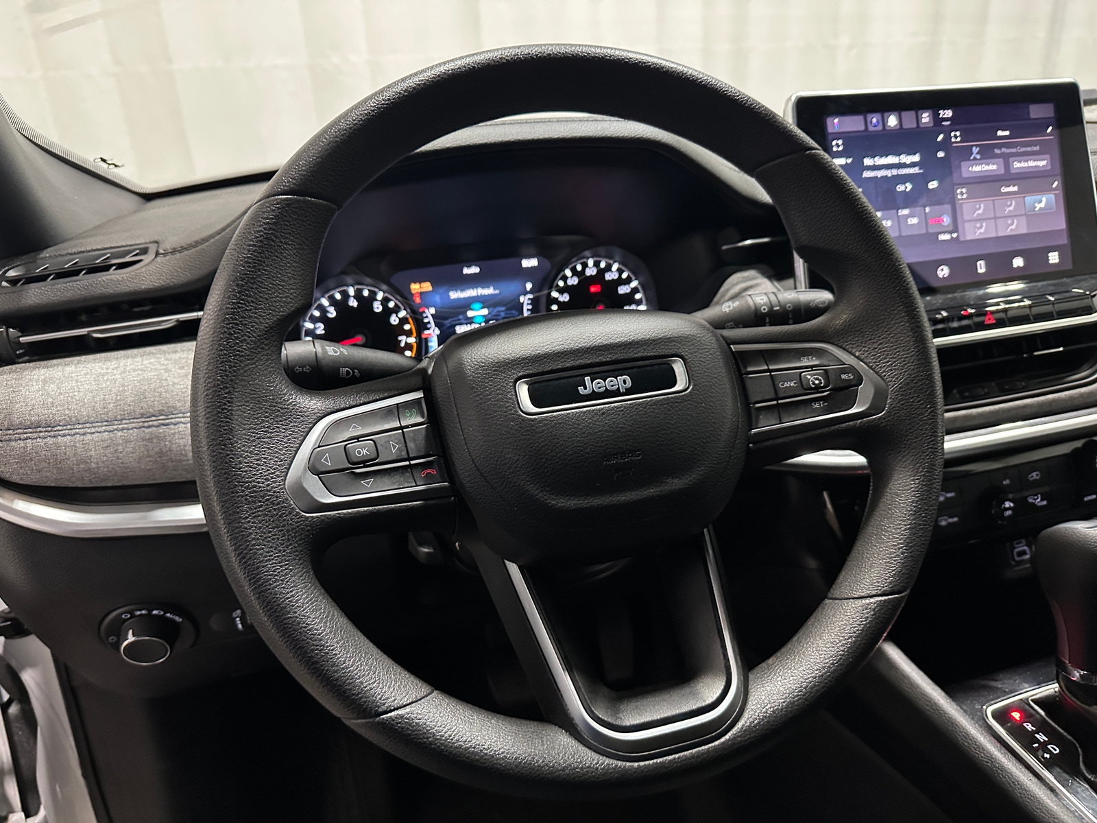 Thumbnail: 2023 Jeep Compass - 5