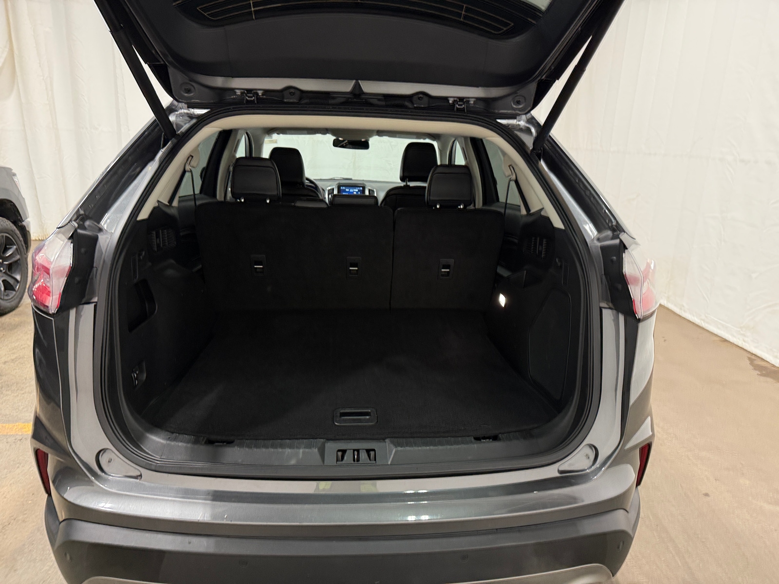 Thumbnail: 2024 Ford Edge - 6