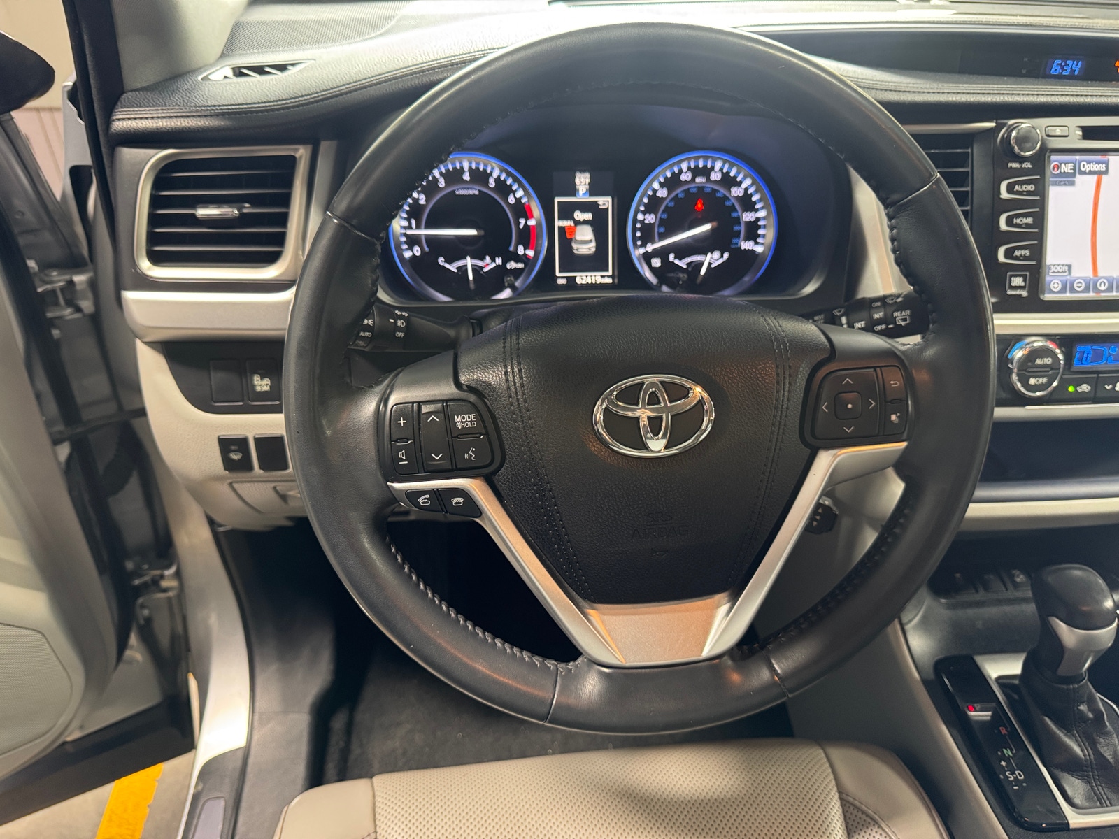 Thumbnail: 2016 Toyota Highlander - 4