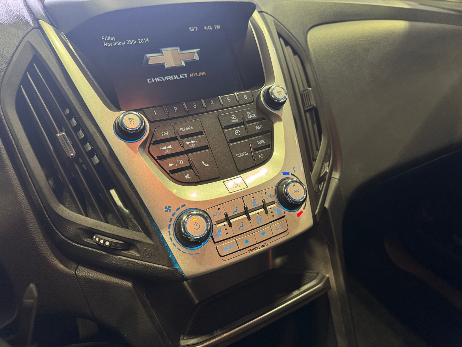 Thumbnail: 2017 Chevrolet Equinox - 4