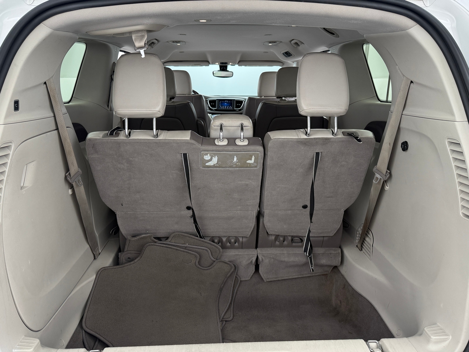 Thumbnail: 2017 Chrysler Pacifica - 6