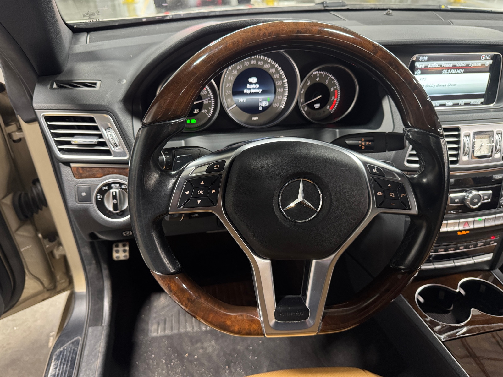 Thumbnail: 2015 Mercedes-Benz E-Class - 4