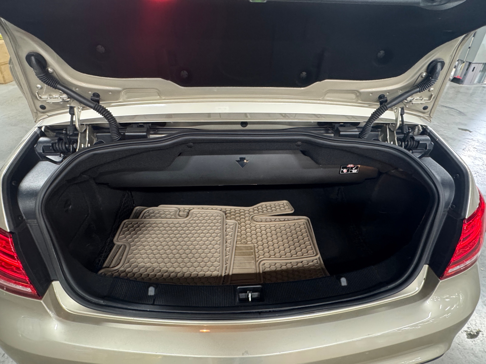 Thumbnail: 2015 Mercedes-Benz E-Class - 6