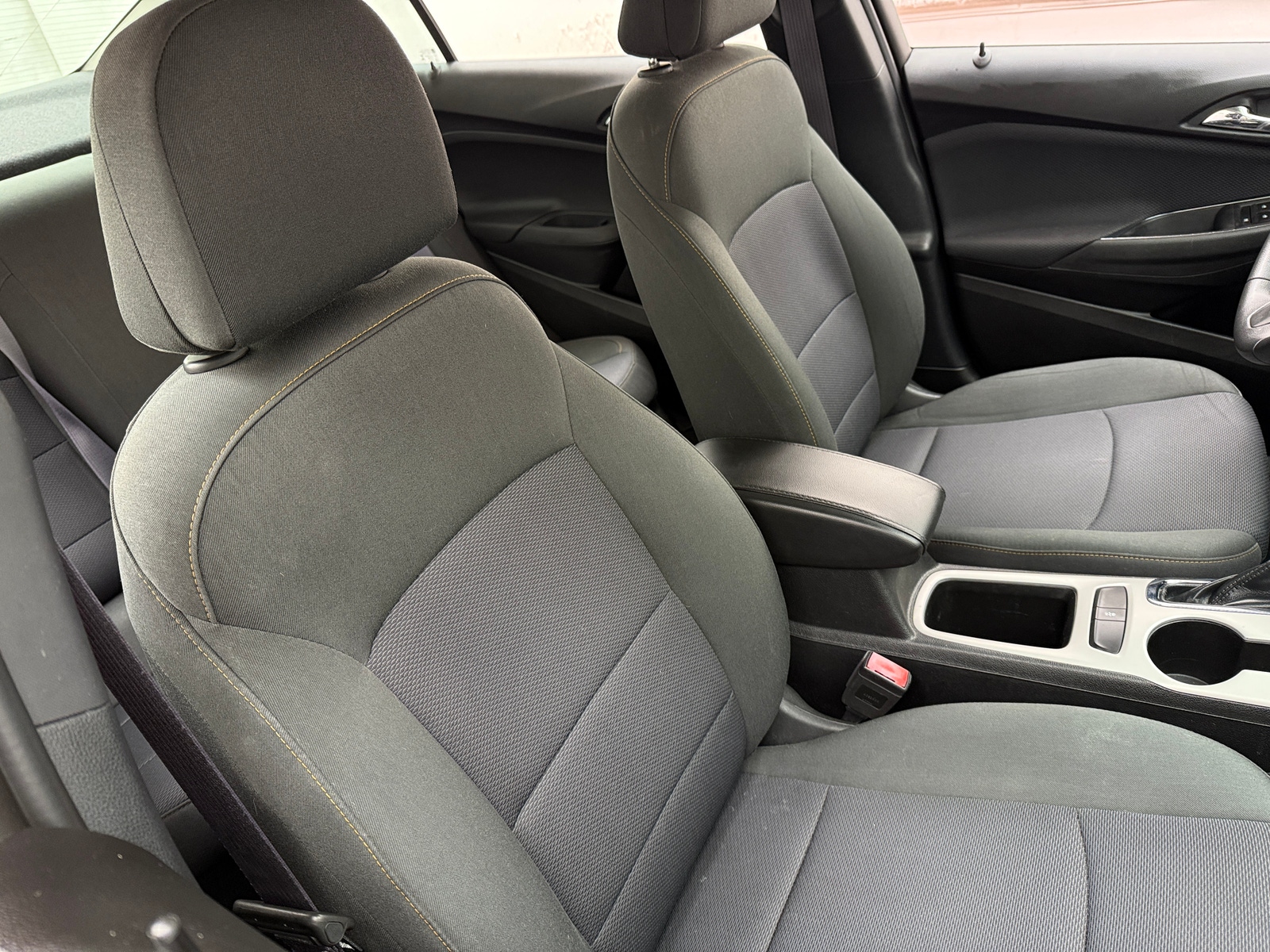 Thumbnail: 2017 Chevrolet Cruze - 2