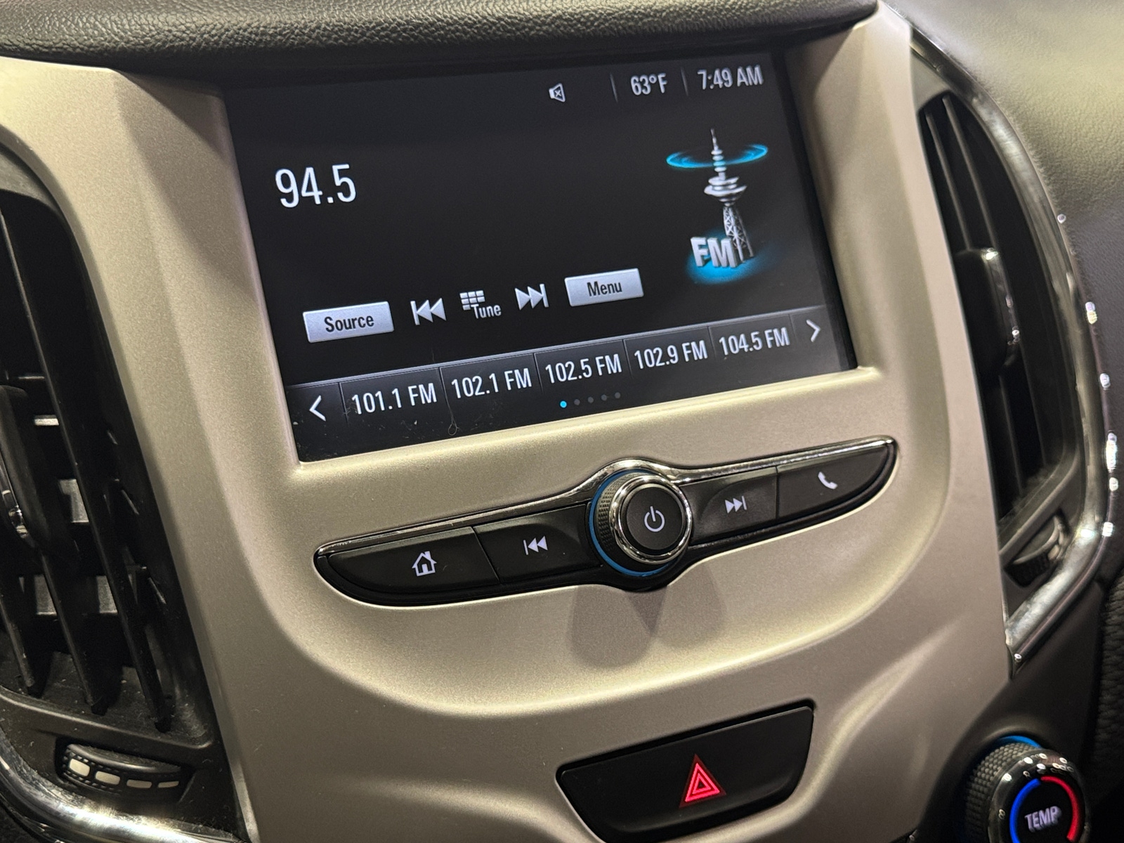 Thumbnail: 2017 Chevrolet Cruze - 4