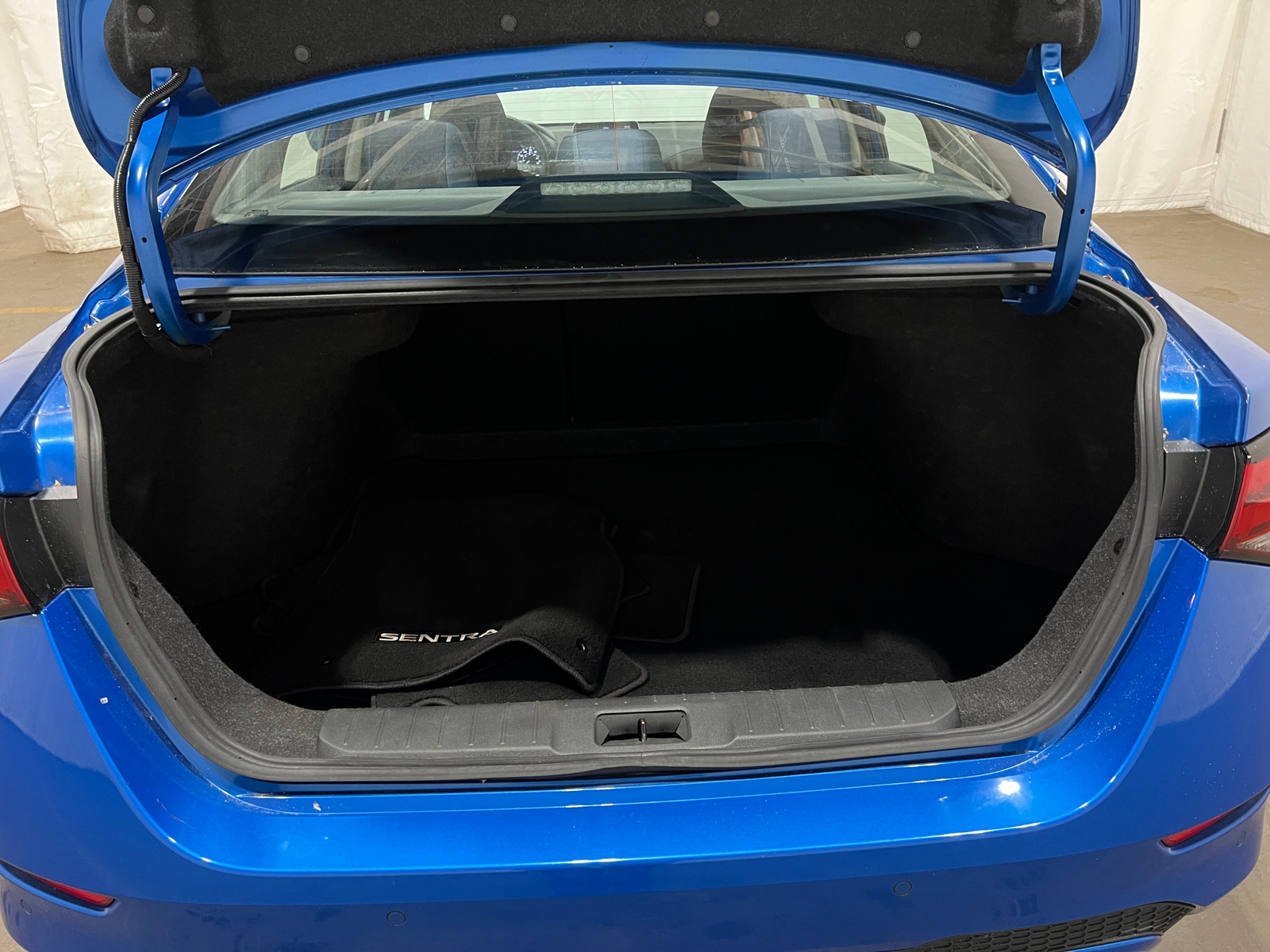 Thumbnail: 2020 Nissan Sentra - 7