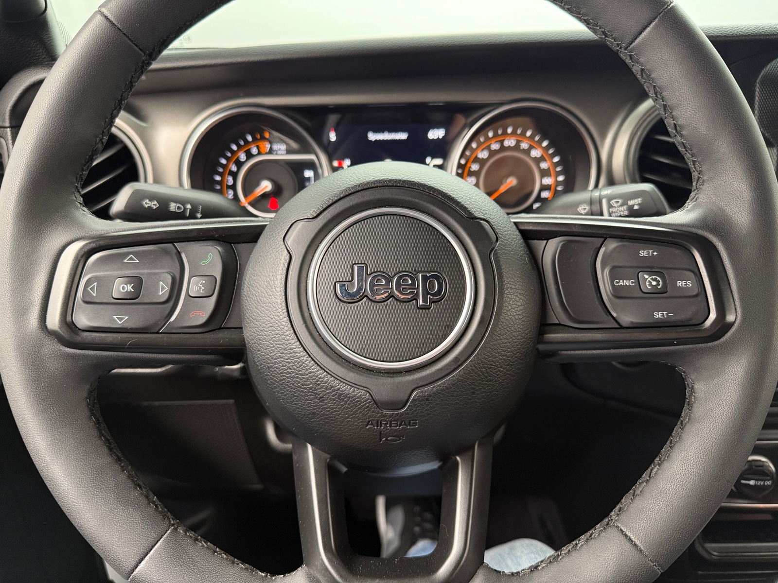 Thumbnail: 2023 Jeep Gladiator - 5