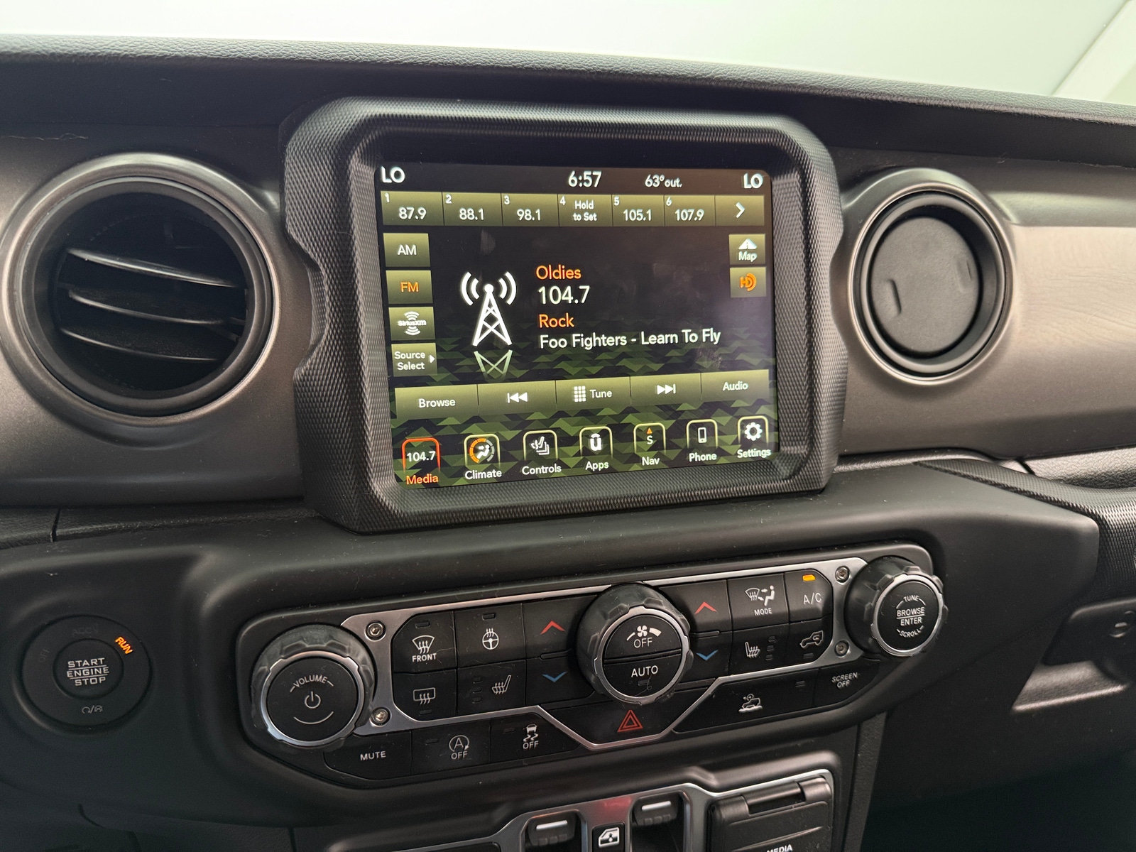 Thumbnail: 2023 Jeep Gladiator - 4