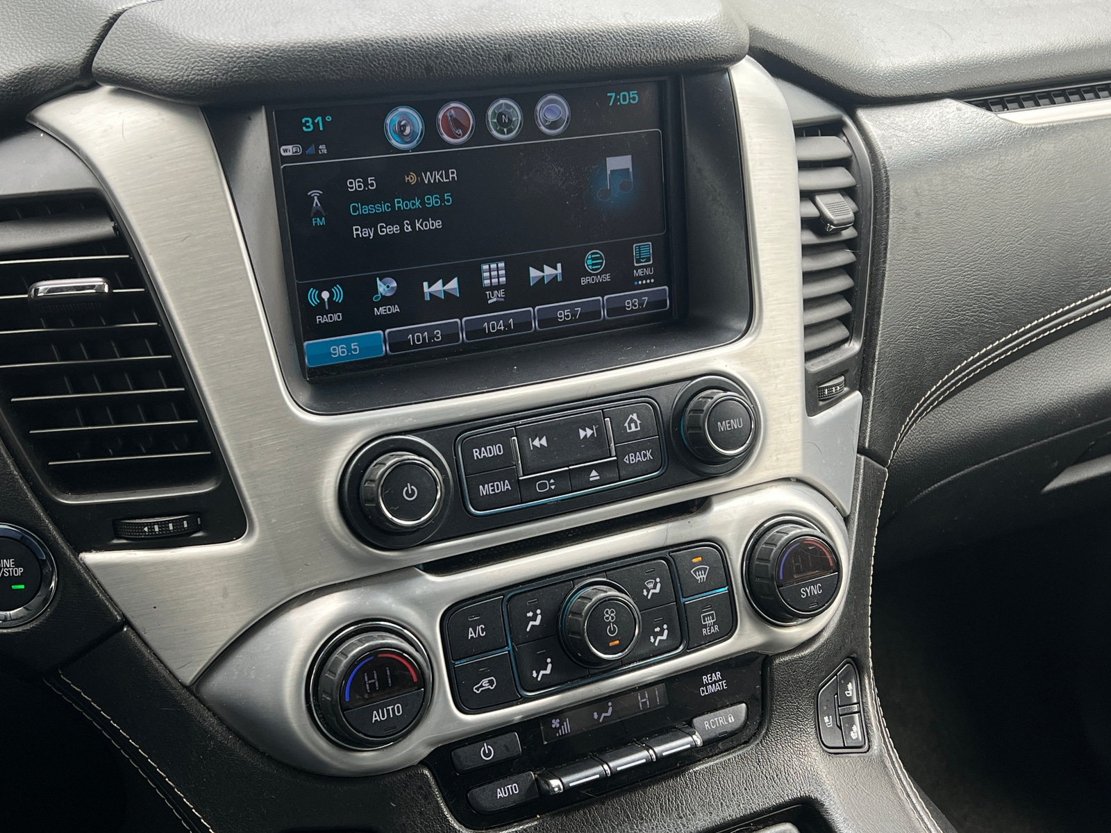 Thumbnail: 2018 GMC Yukon XL - 3