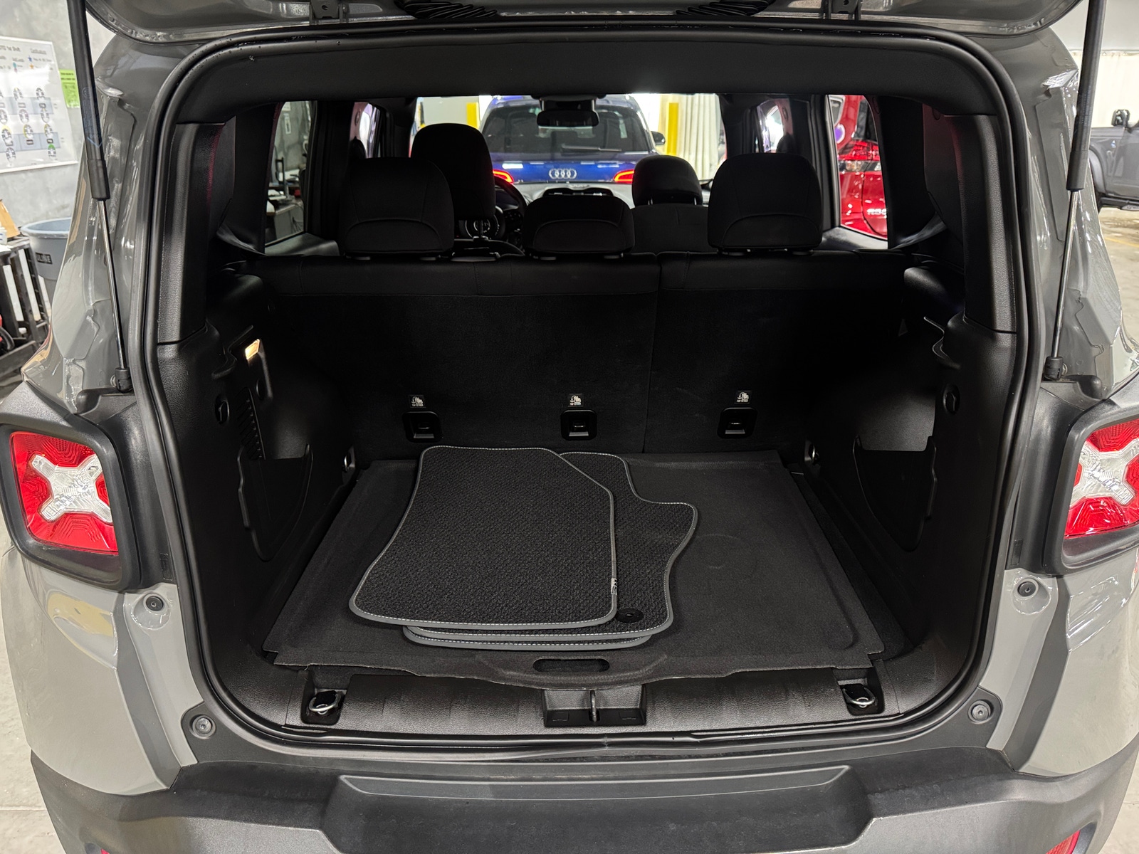 Thumbnail: 2021 Jeep Renegade - 7